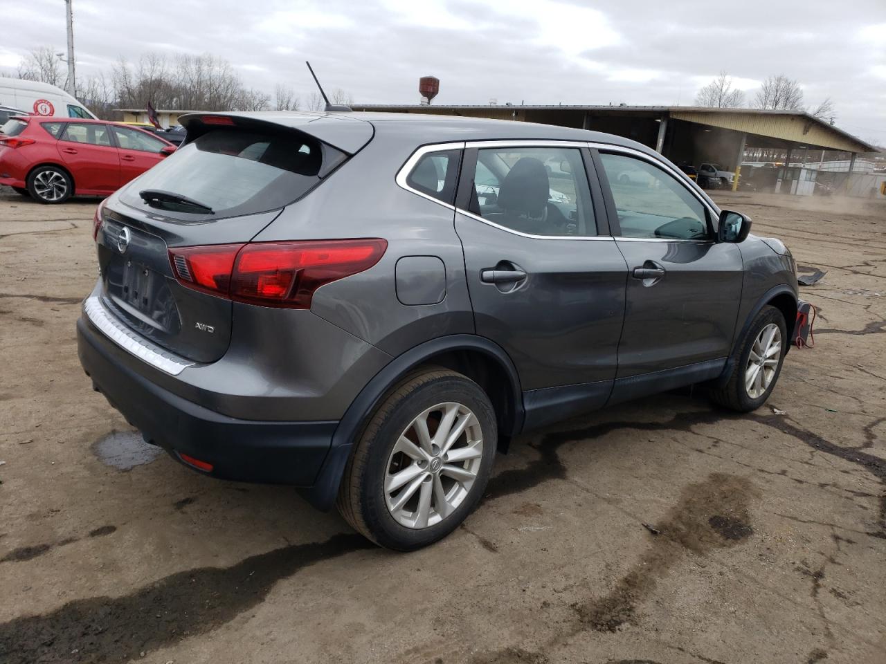 Photo 2 VIN: JN1BJ1CR5JW266850 - NISSAN ROGUE 