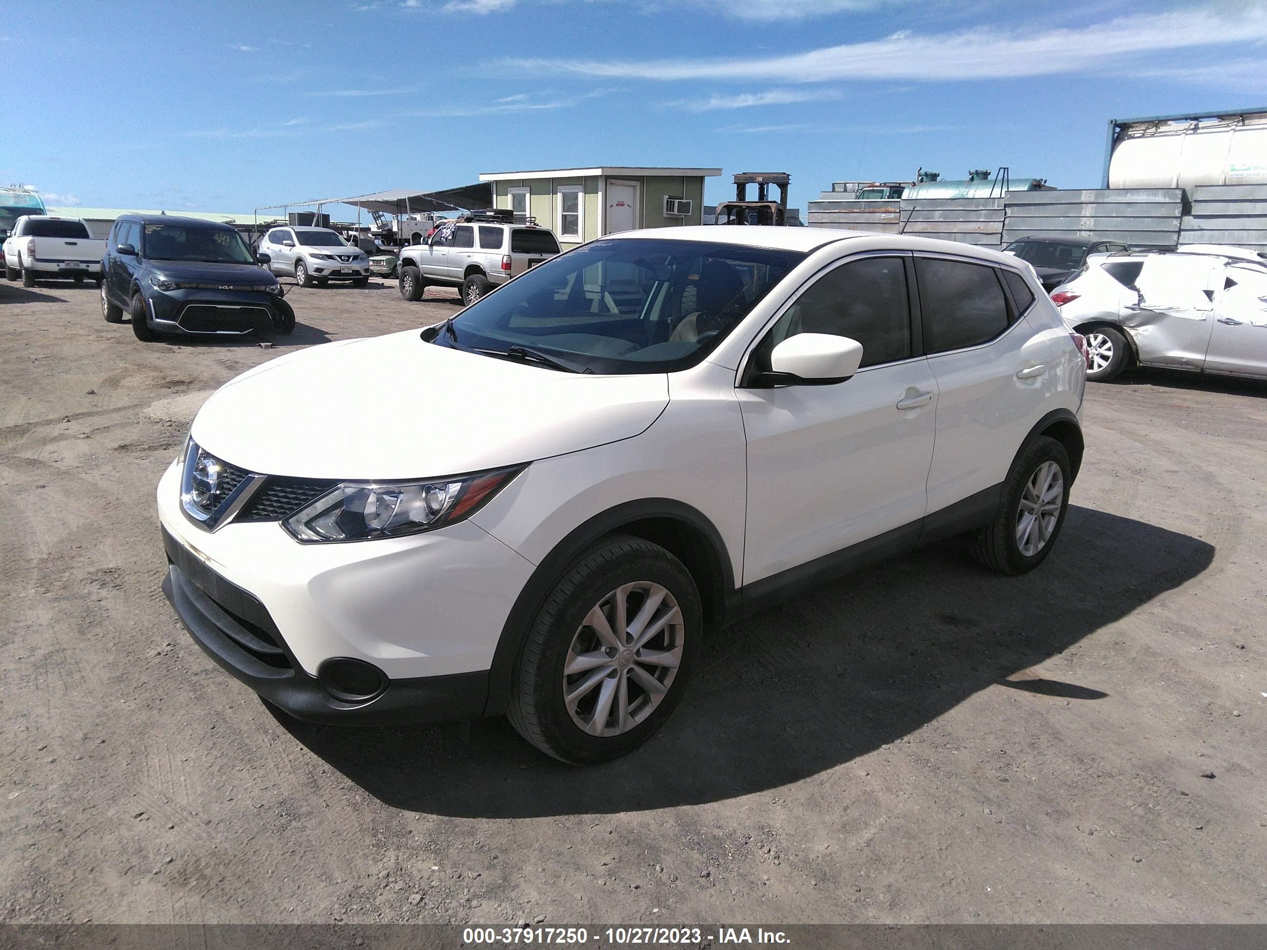 Photo 1 VIN: JN1BJ1CR6HW136876 - NISSAN ROGUE SPORT 