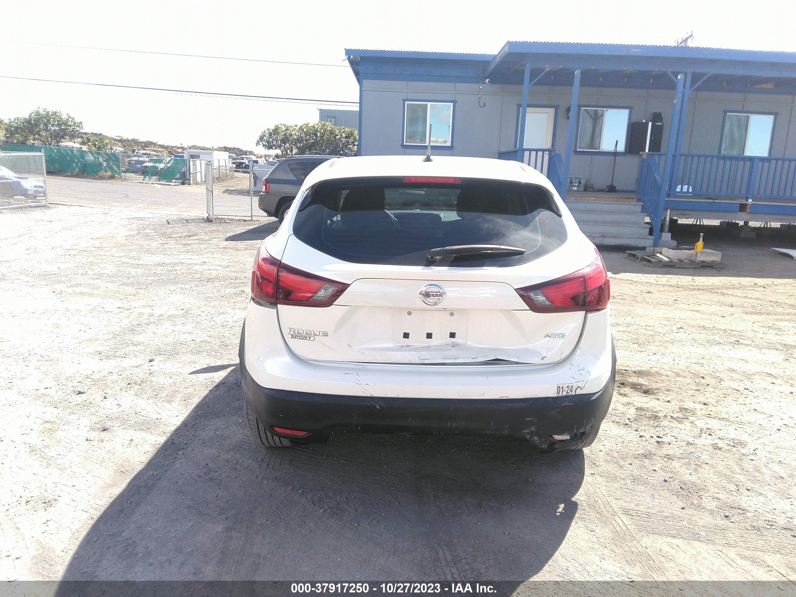 Photo 15 VIN: JN1BJ1CR6HW136876 - NISSAN ROGUE SPORT 