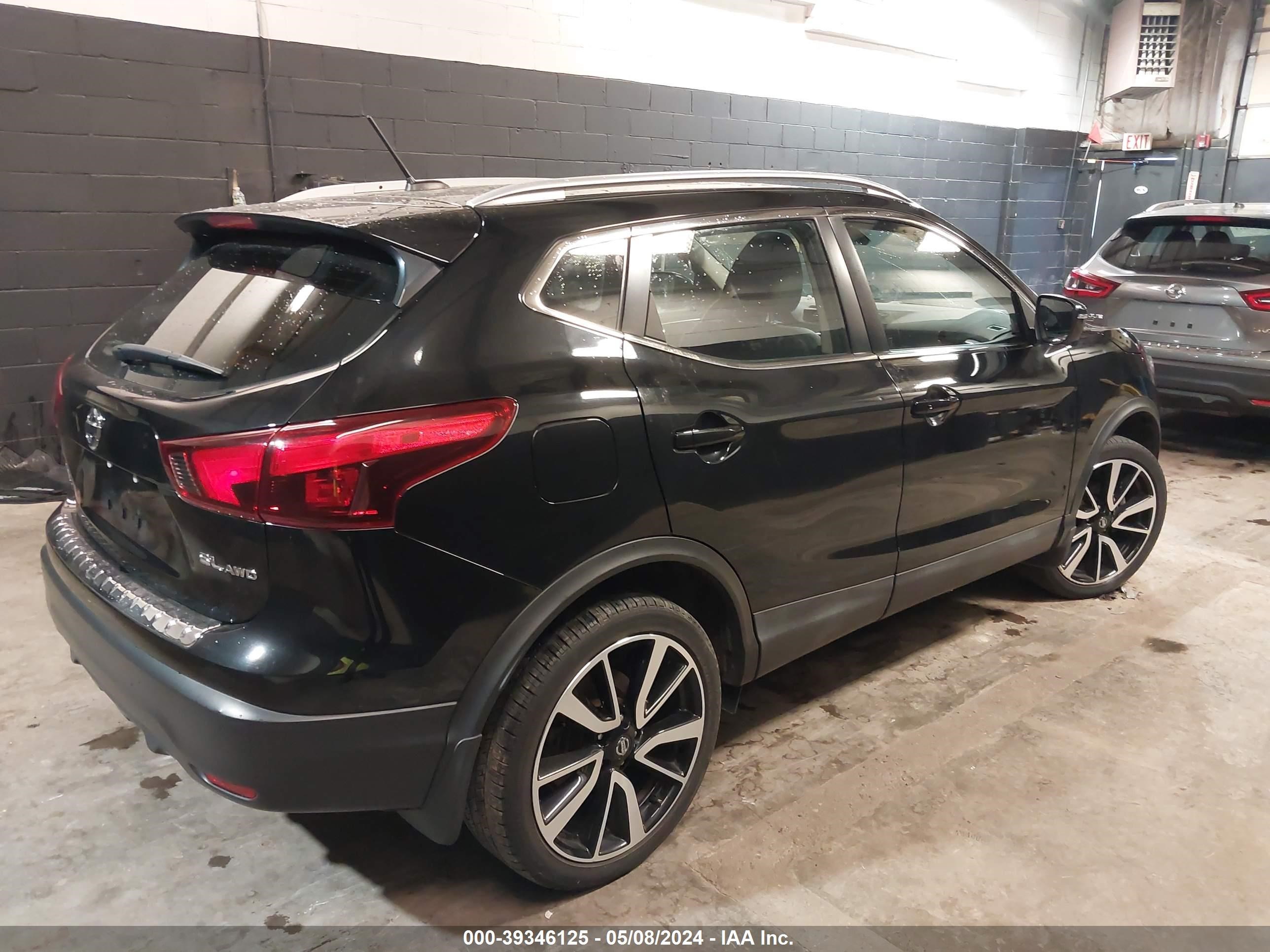 Photo 3 VIN: JN1BJ1CR6JW203059 - NISSAN ROGUE 