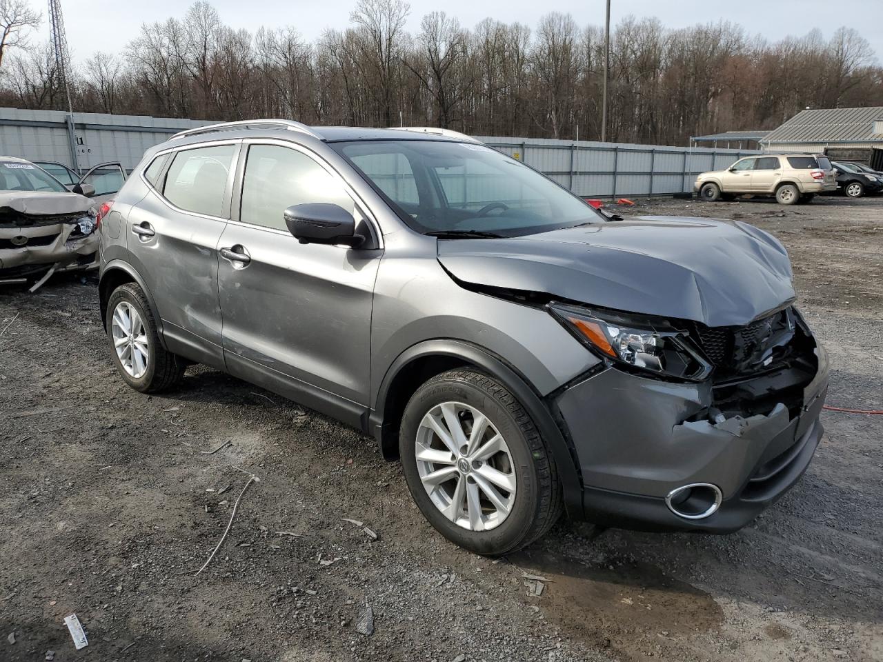 Photo 3 VIN: JN1BJ1CR6JW204261 - NISSAN ROGUE 