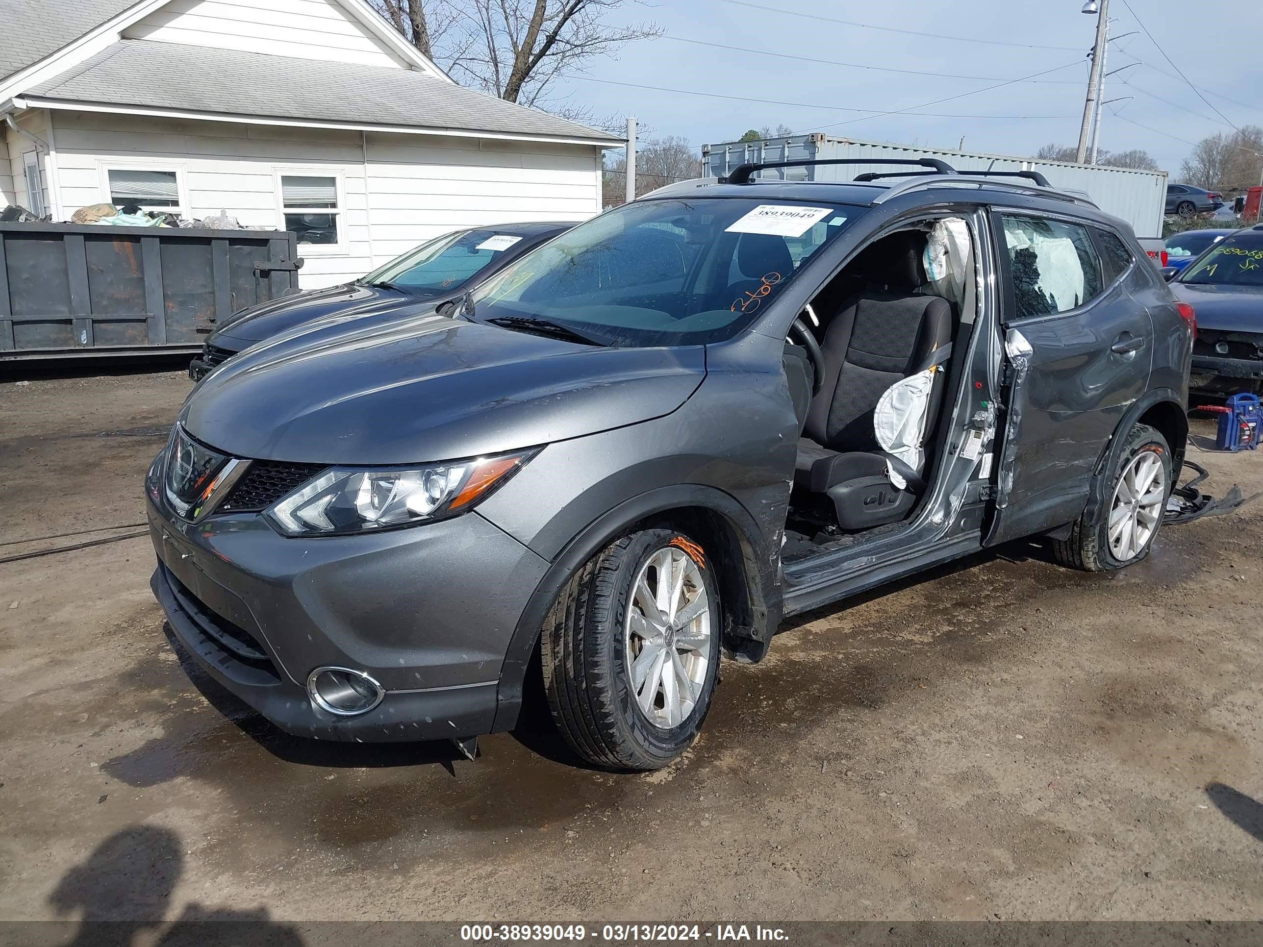 Photo 1 VIN: JN1BJ1CR6JW265545 - NISSAN ROGUE 