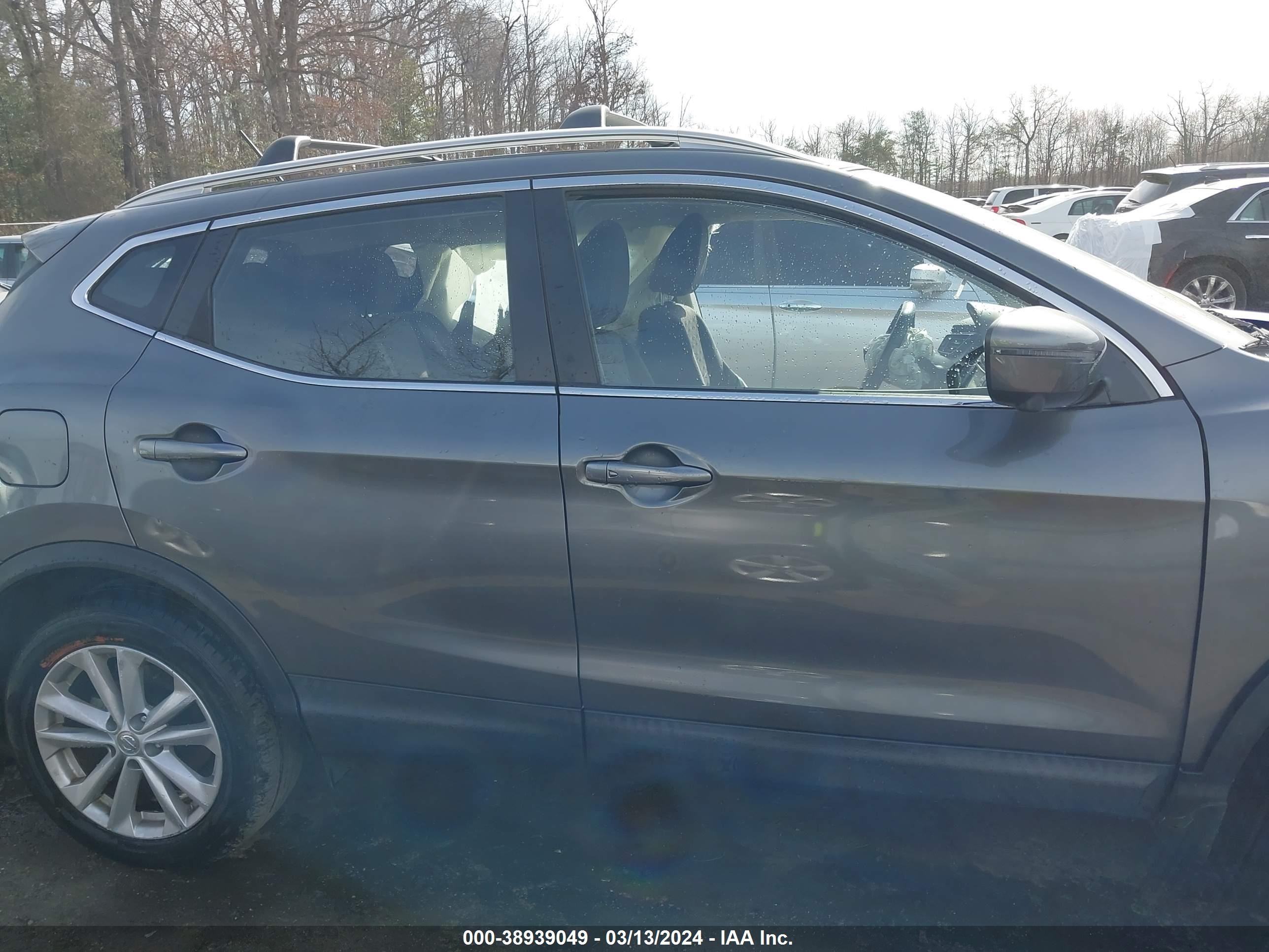 Photo 13 VIN: JN1BJ1CR6JW265545 - NISSAN ROGUE 