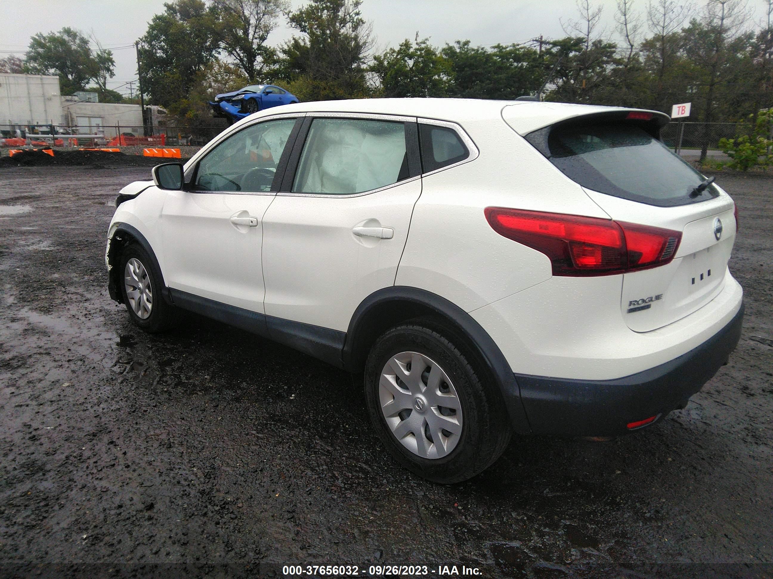 Photo 2 VIN: JN1BJ1CR6KW326040 - NISSAN ROGUE 