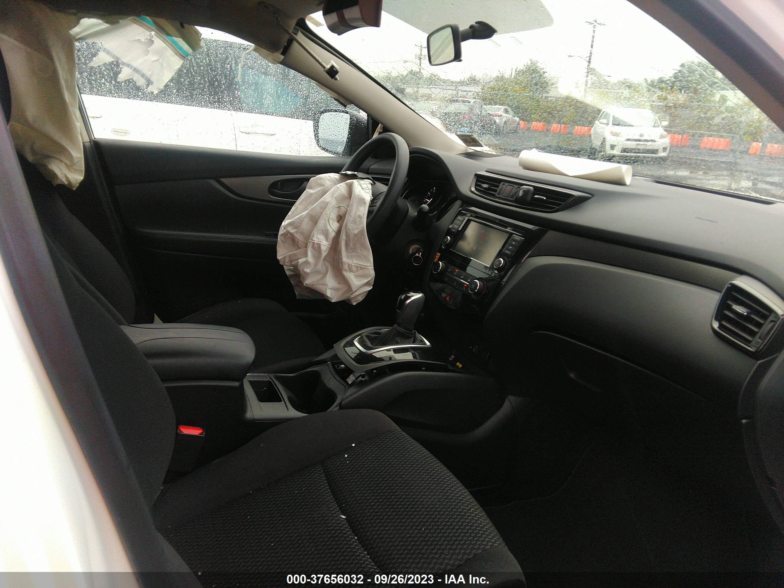 Photo 4 VIN: JN1BJ1CR6KW326040 - NISSAN ROGUE 