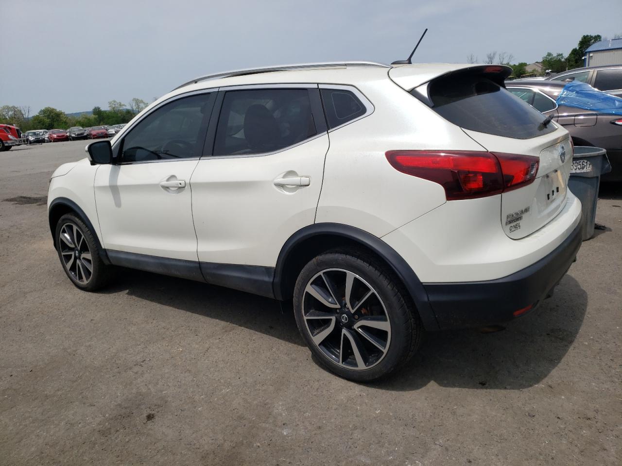 Photo 1 VIN: JN1BJ1CR7HW106740 - NISSAN ROGUE 