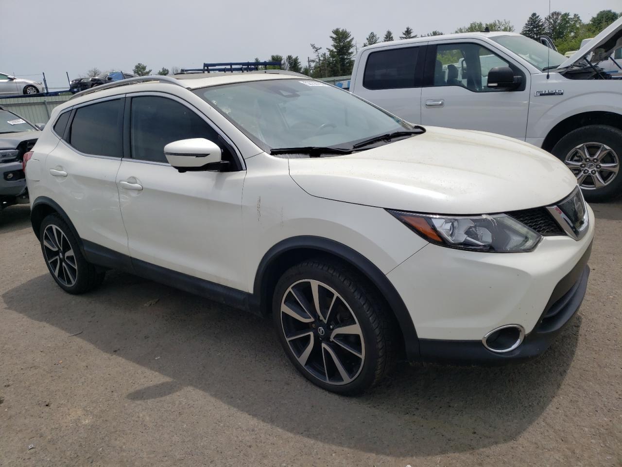 Photo 3 VIN: JN1BJ1CR7HW106740 - NISSAN ROGUE 