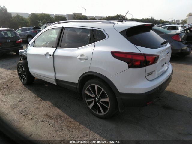 Photo 2 VIN: JN1BJ1CR7JW254571 - NISSAN ROGUE SPORT 