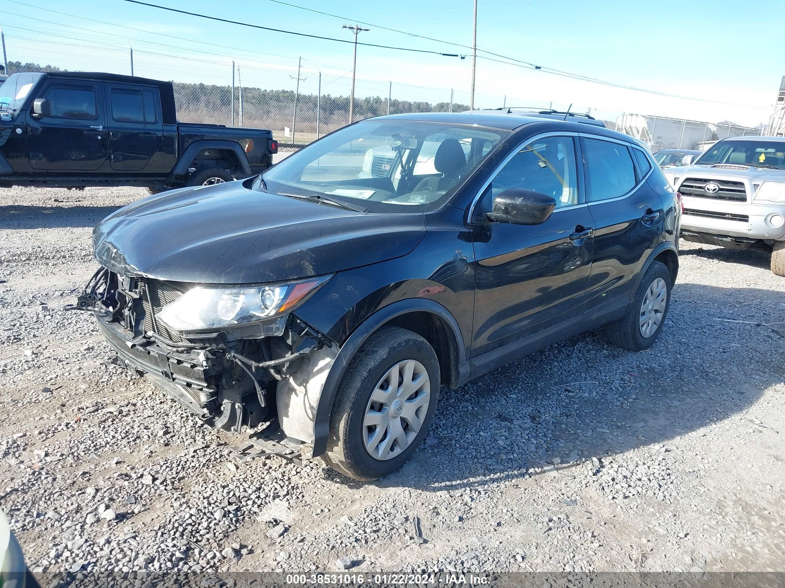 Photo 1 VIN: JN1BJ1CR7JW262010 - NISSAN ROGUE 