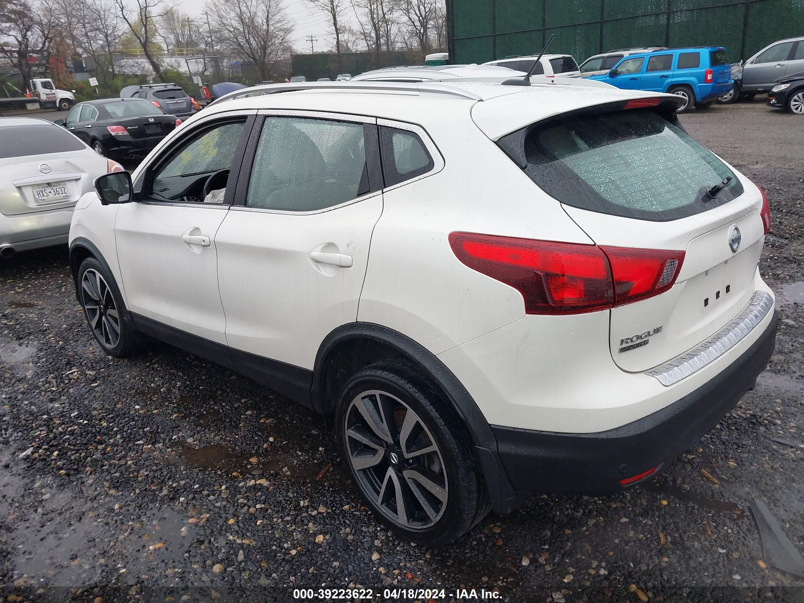 Photo 2 VIN: JN1BJ1CR7KW350833 - NISSAN ROGUE 