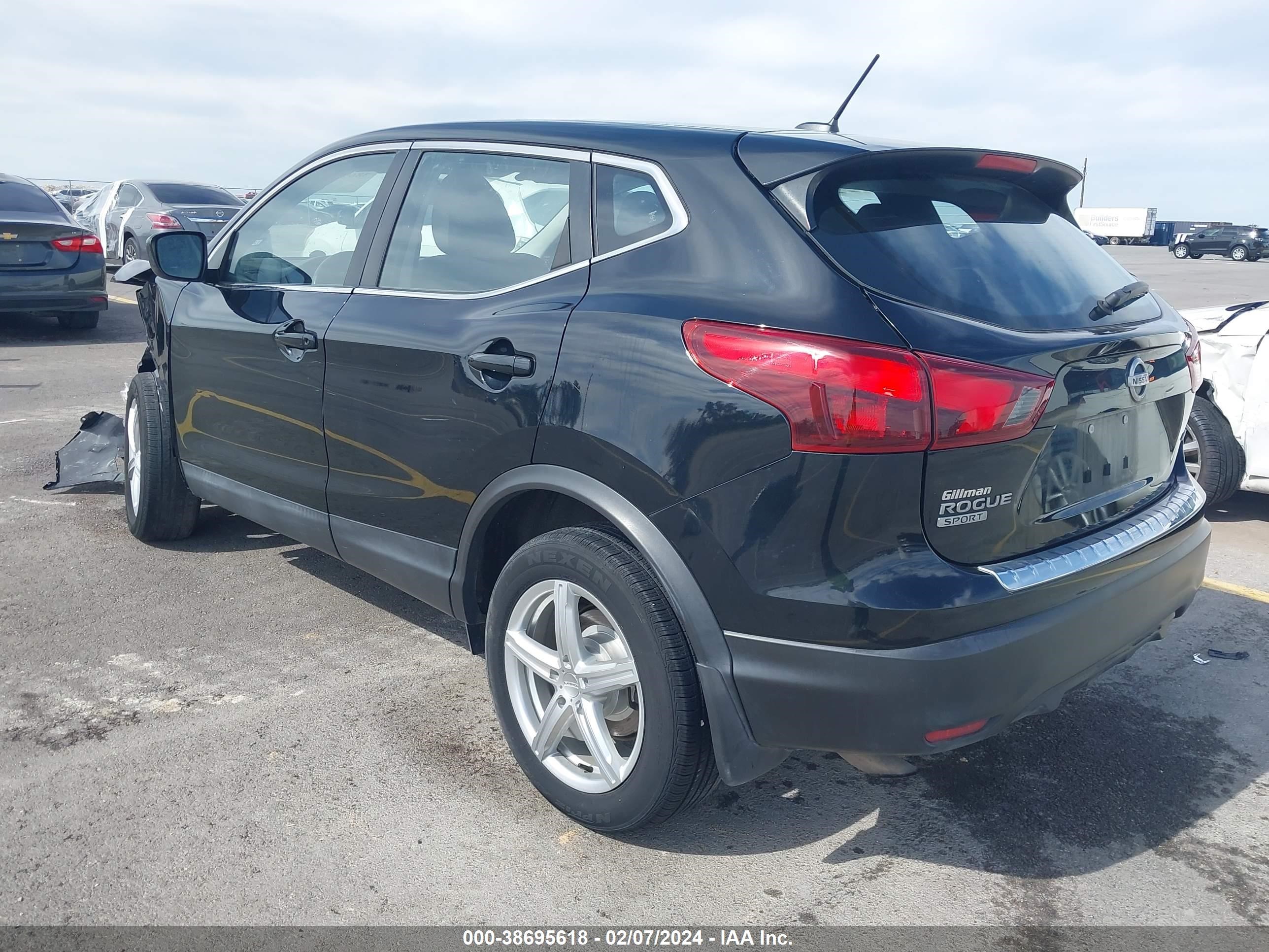 Photo 2 VIN: JN1BJ1CR8HW116113 - NISSAN ROGUE 