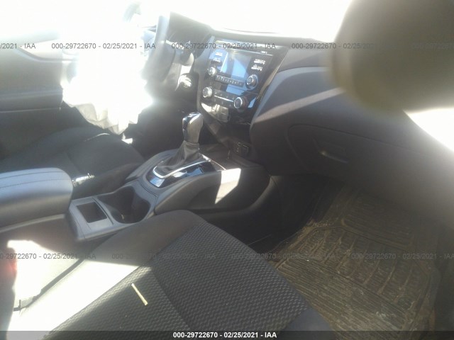 Photo 4 VIN: JN1BJ1CR8HW116466 - NISSAN ROGUE SPORT 