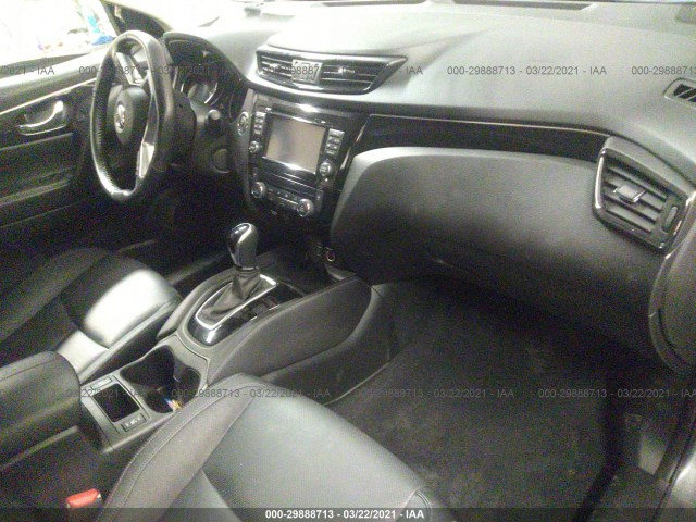 Photo 4 VIN: JN1BJ1CR8HW129203 - NISSAN ROGUE 