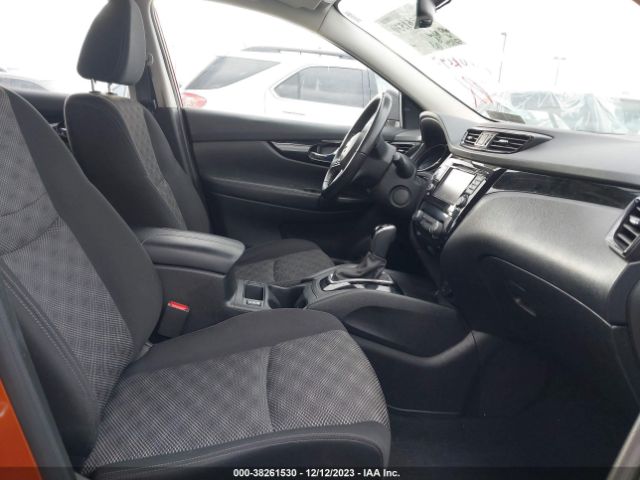 Photo 4 VIN: JN1BJ1CR8HW131632 - NISSAN ROGUE SPORT 