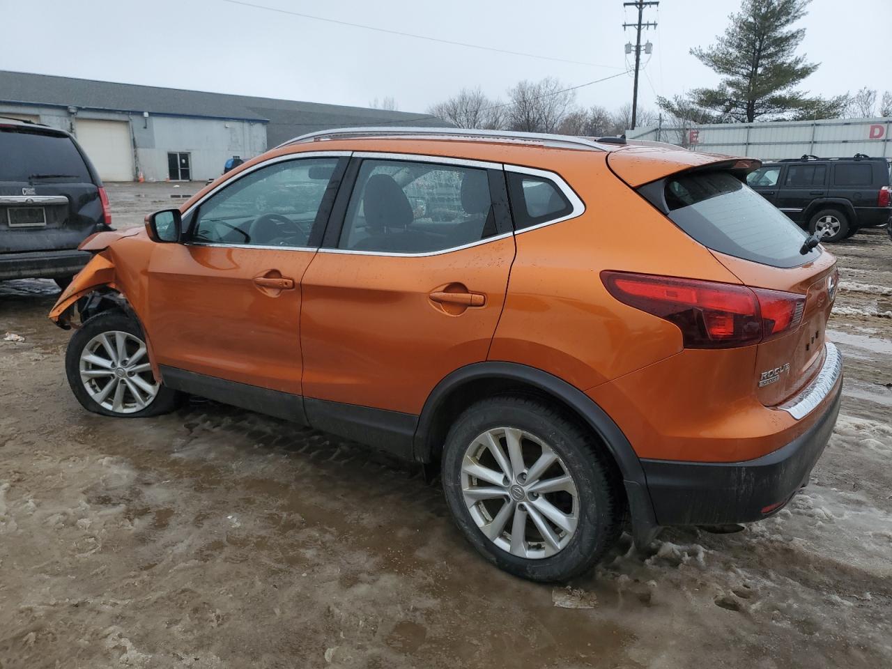 Photo 1 VIN: JN1BJ1CR8HW133705 - NISSAN ROGUE 