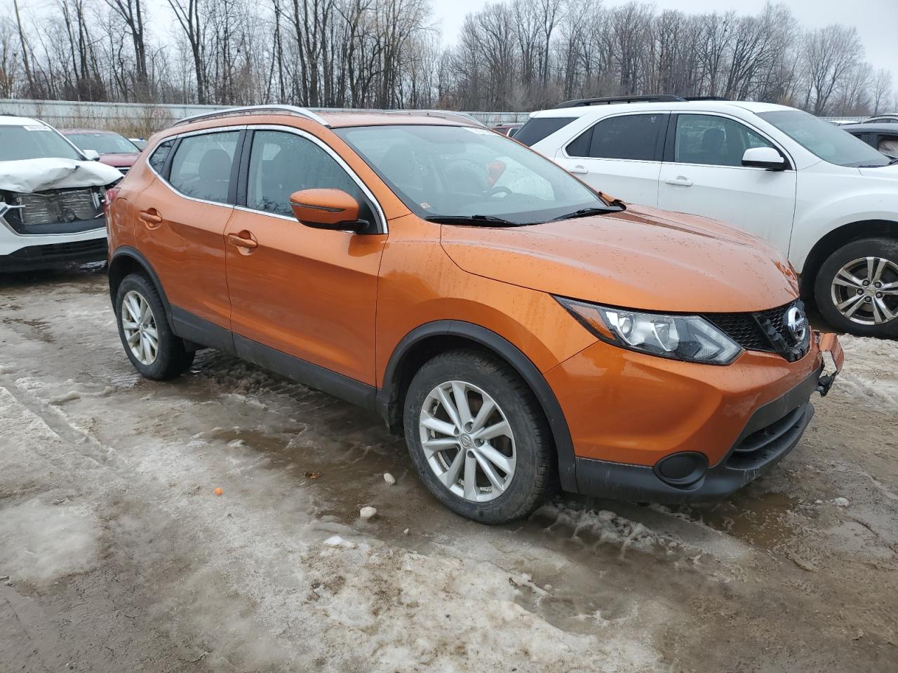 Photo 3 VIN: JN1BJ1CR8HW133705 - NISSAN ROGUE 