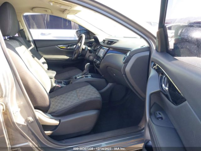 Photo 4 VIN: JN1BJ1CR8JW292570 - NISSAN ROGUE SPORT 