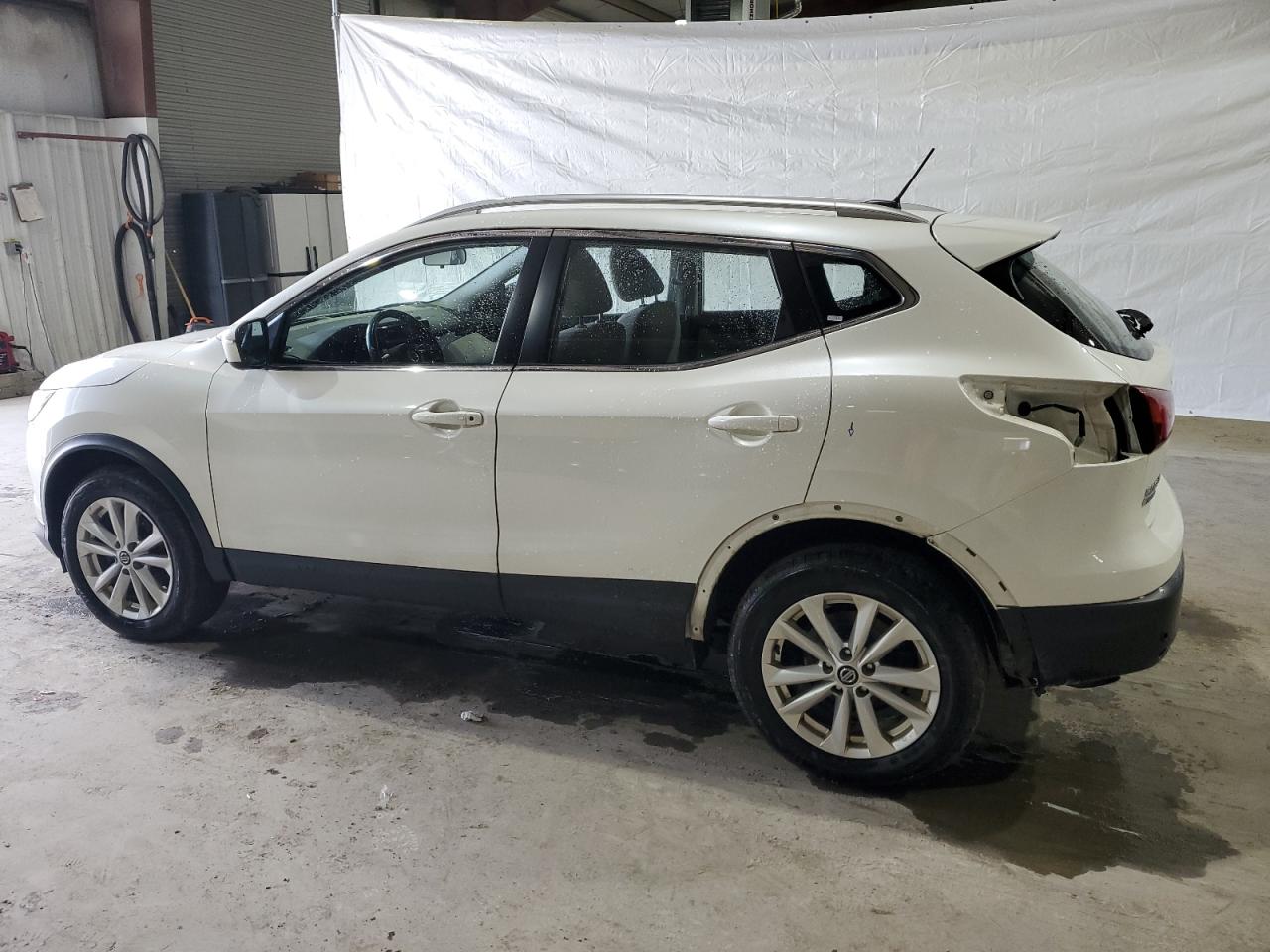 Photo 1 VIN: JN1BJ1CR8KW313841 - NISSAN ROGUE 