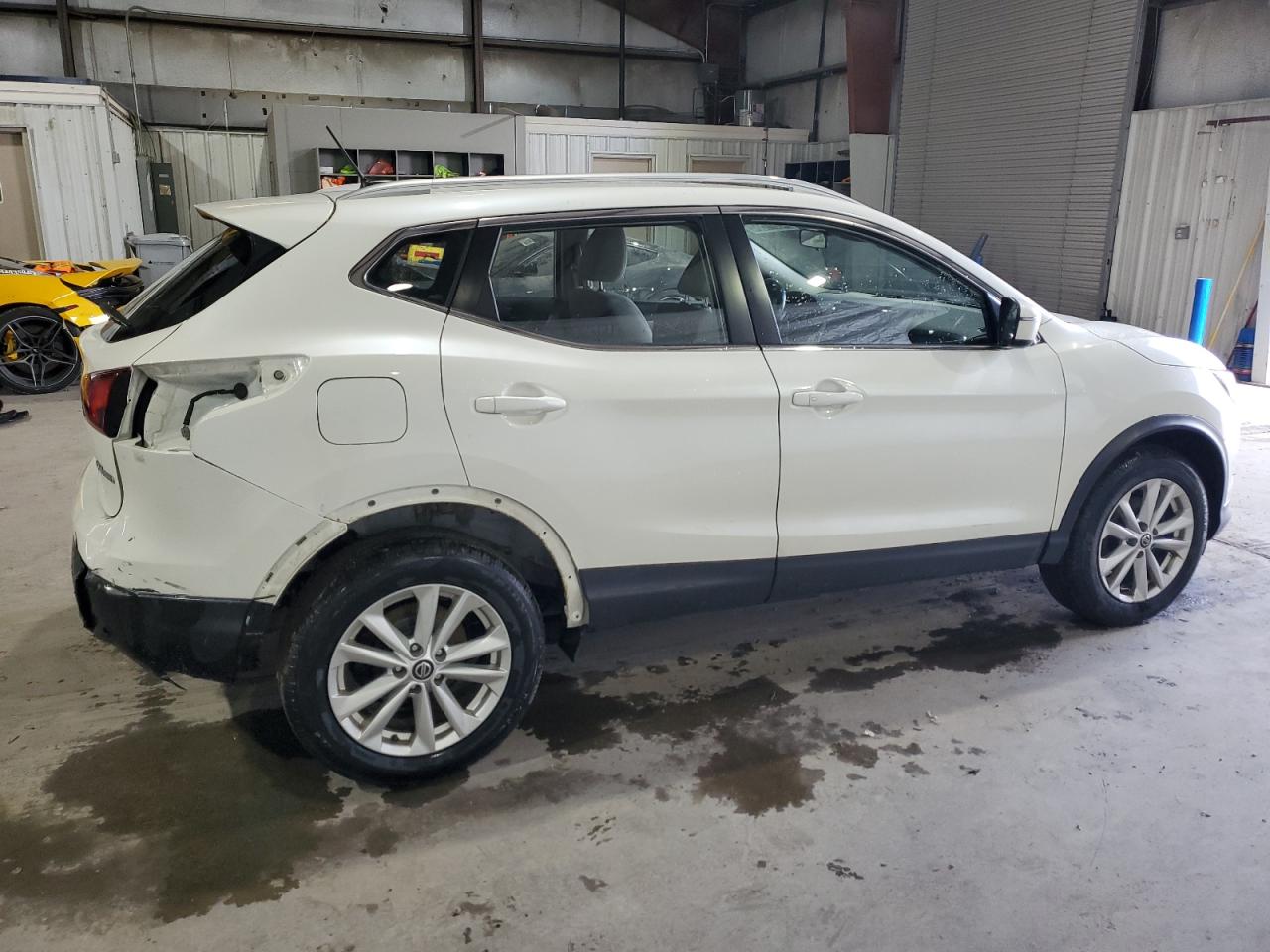 Photo 2 VIN: JN1BJ1CR8KW313841 - NISSAN ROGUE 