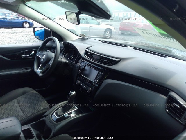 Photo 4 VIN: JN1BJ1CR8KW626551 - NISSAN ROGUE SPORT 