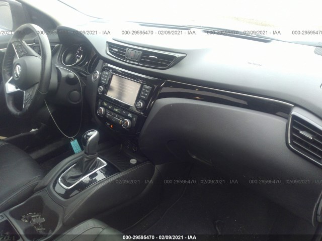 Photo 4 VIN: JN1BJ1CR9HW120445 - NISSAN ROGUE SPORT 