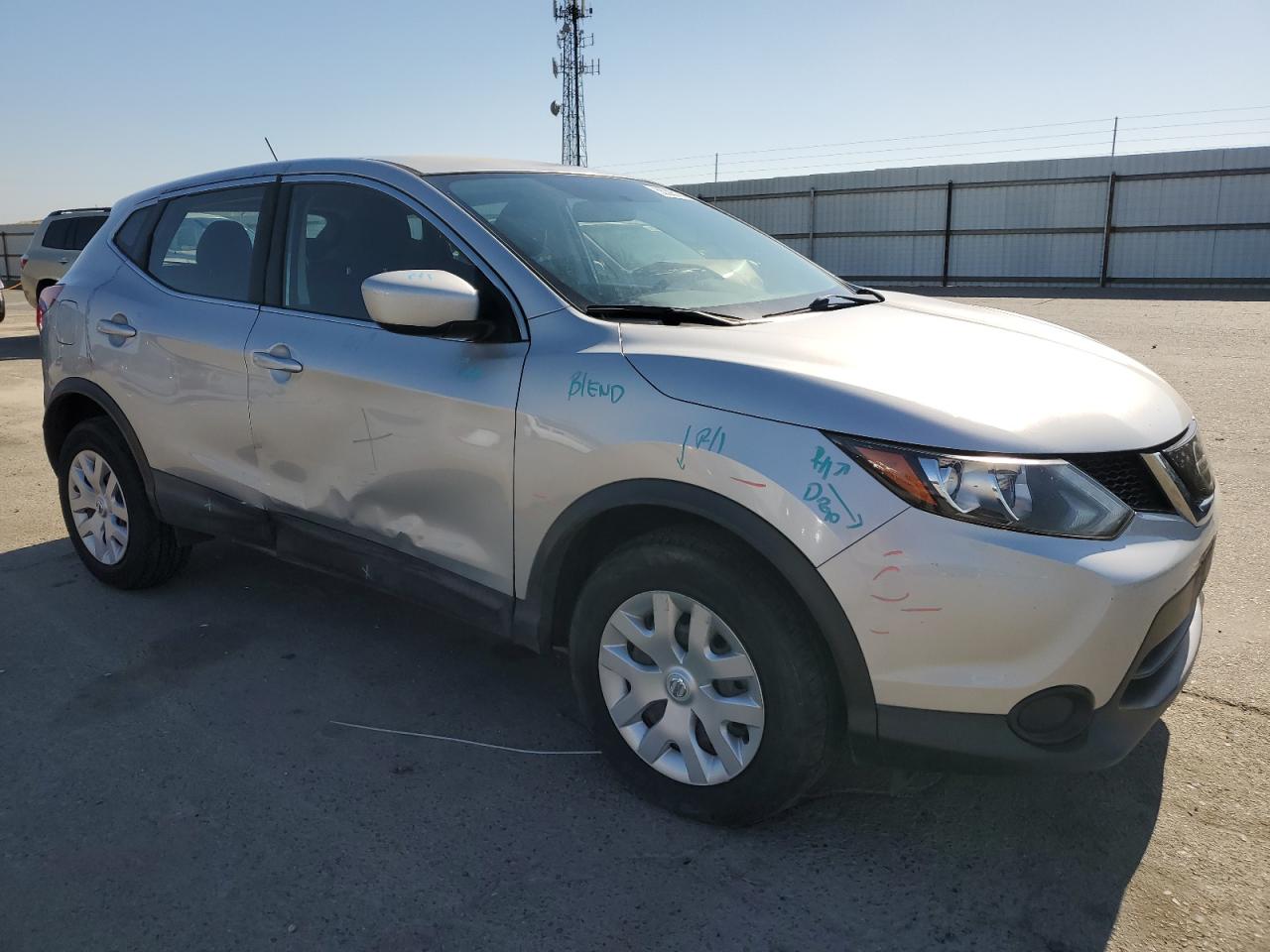 Photo 3 VIN: JN1BJ1CR9JW259576 - NISSAN ROGUE 