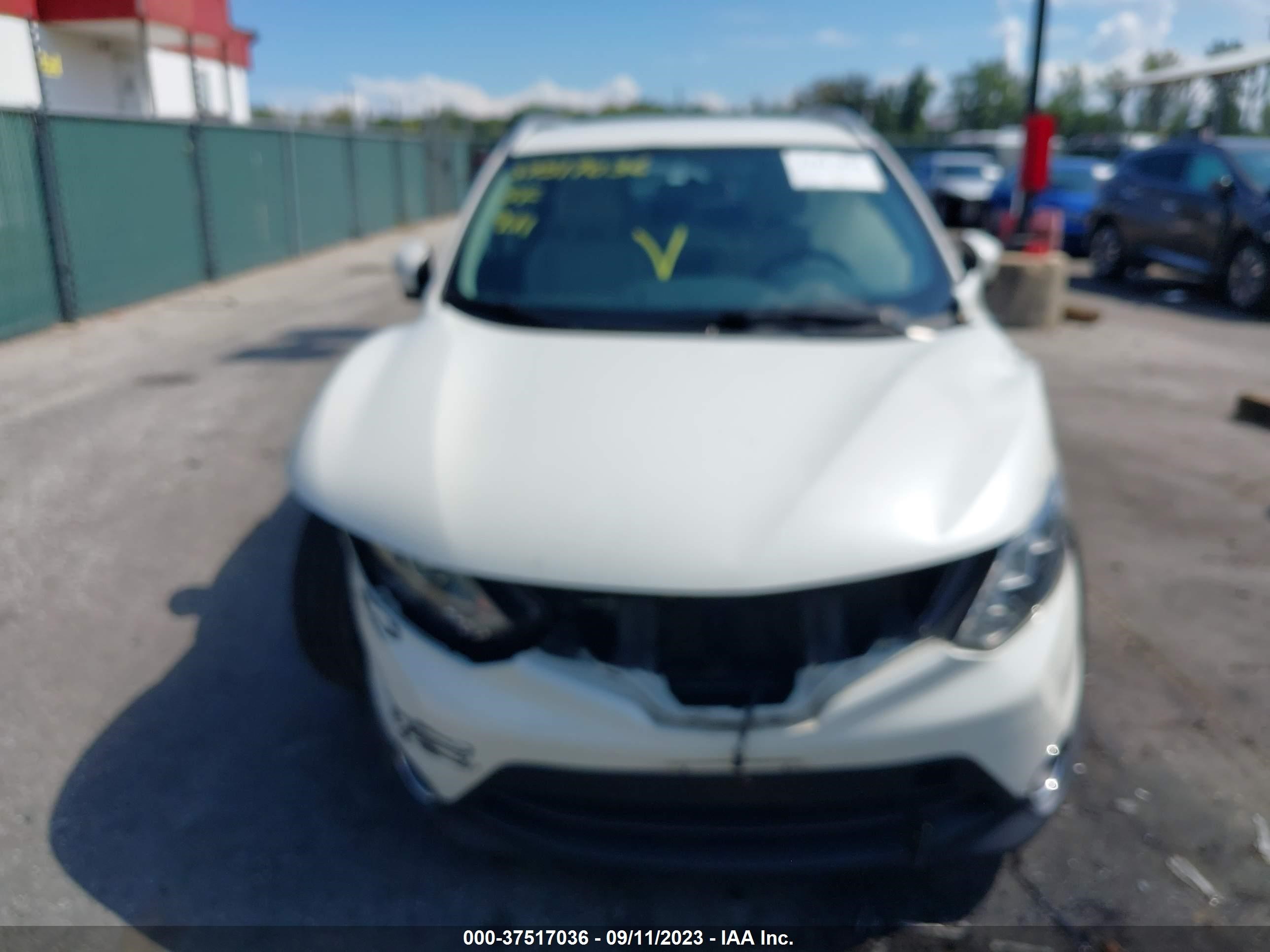 Photo 10 VIN: JN1BJ1CR9JW285918 - NISSAN ROGUE 