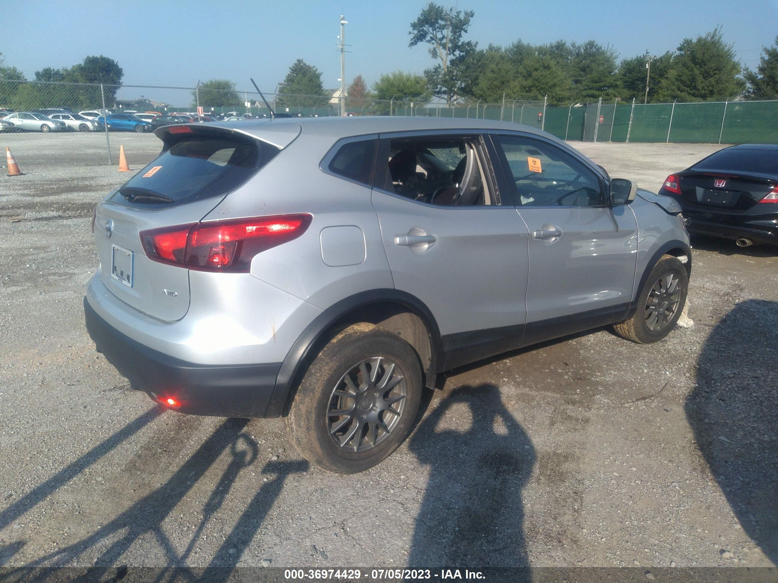 Photo 3 VIN: JN1BJ1CR9KW351207 - NISSAN ROGUE 