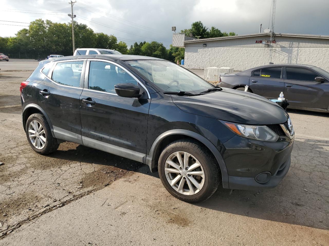 Photo 3 VIN: JN1BJ1CRXHW111589 - NISSAN ROGUE 