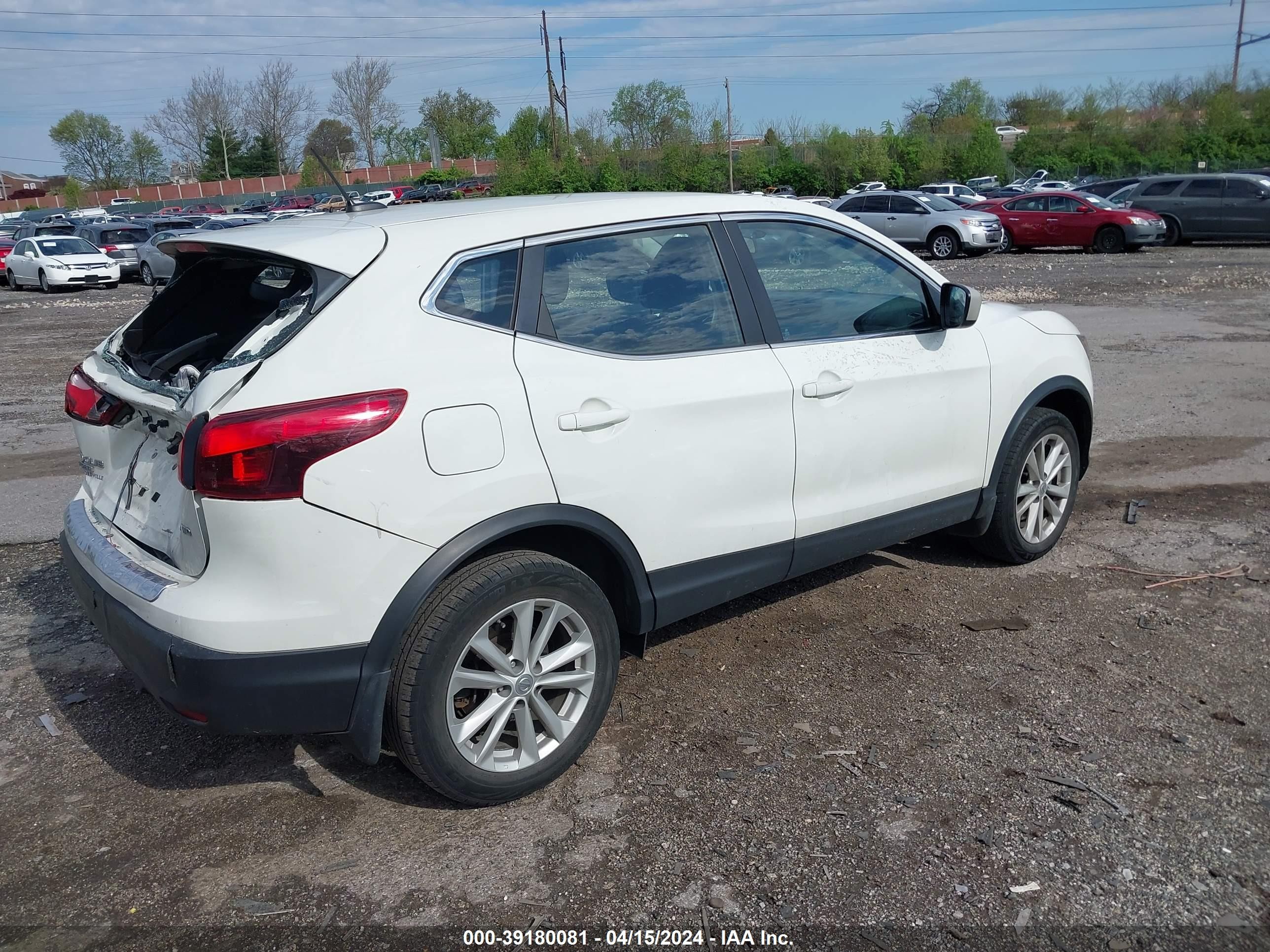 Photo 3 VIN: JN1BJ1CRXHW111687 - NISSAN ROGUE 