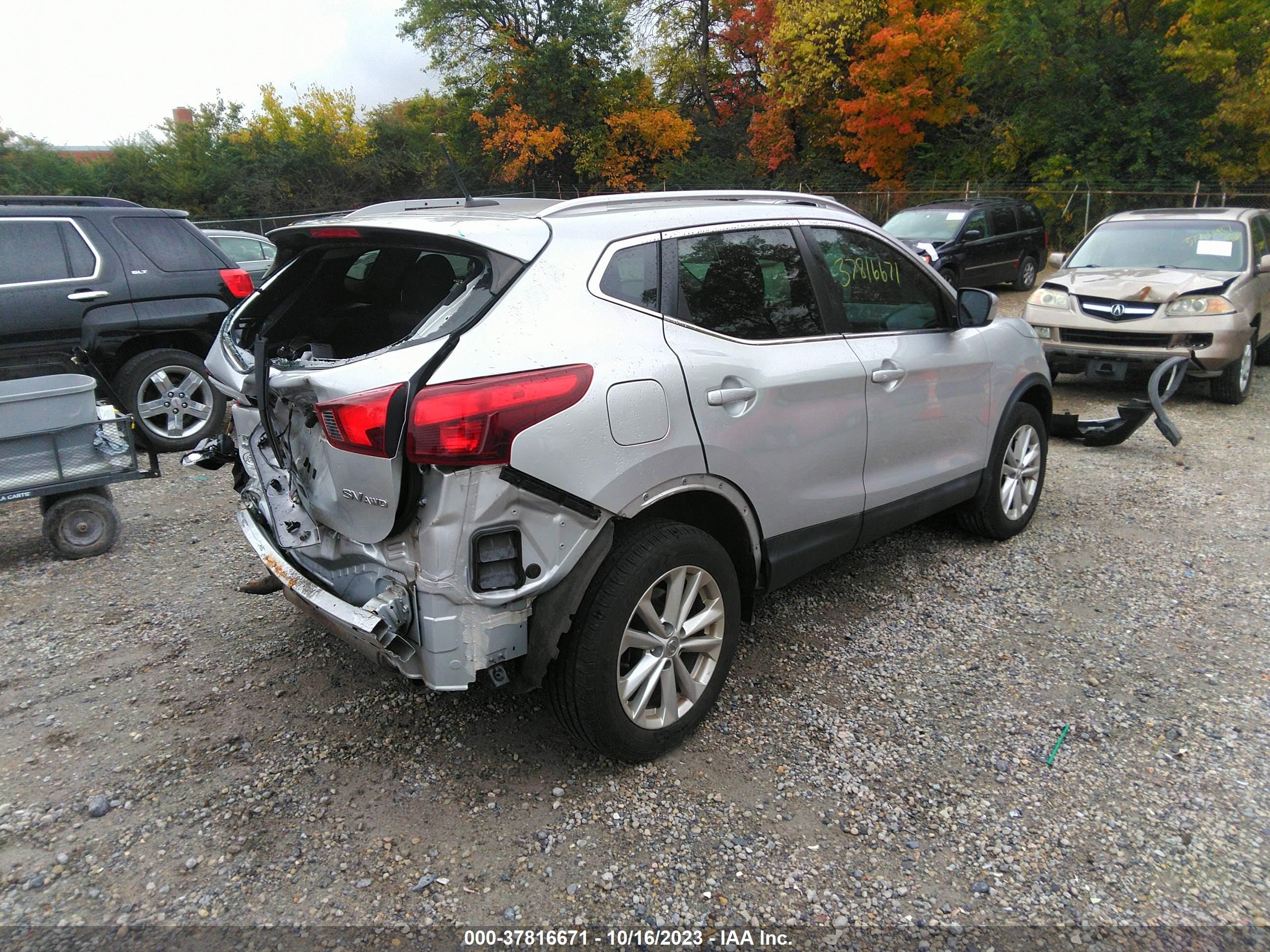 Photo 3 VIN: JN1BJ1CRXHW124830 - NISSAN ROGUE 