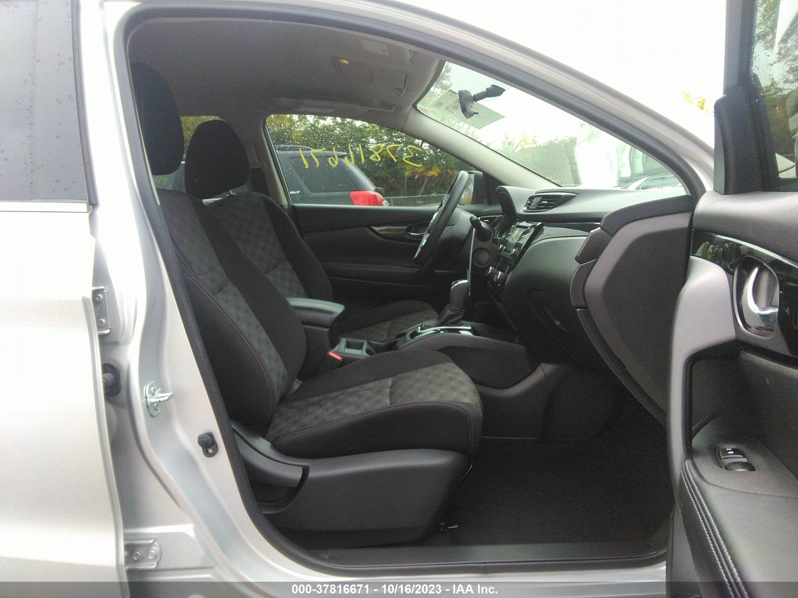 Photo 4 VIN: JN1BJ1CRXHW124830 - NISSAN ROGUE 