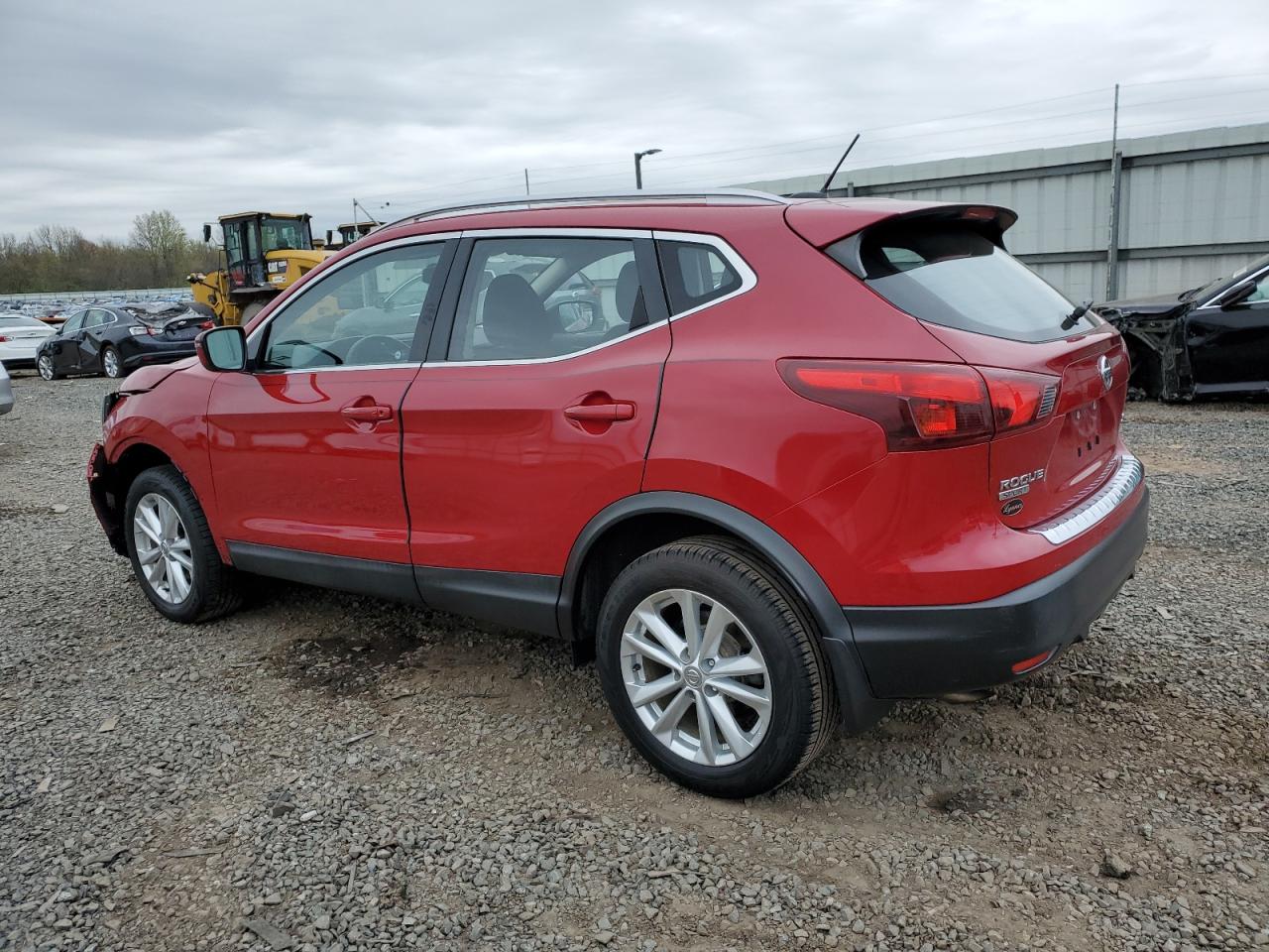 Photo 1 VIN: JN1BJ1CRXJW290285 - NISSAN ROGUE 