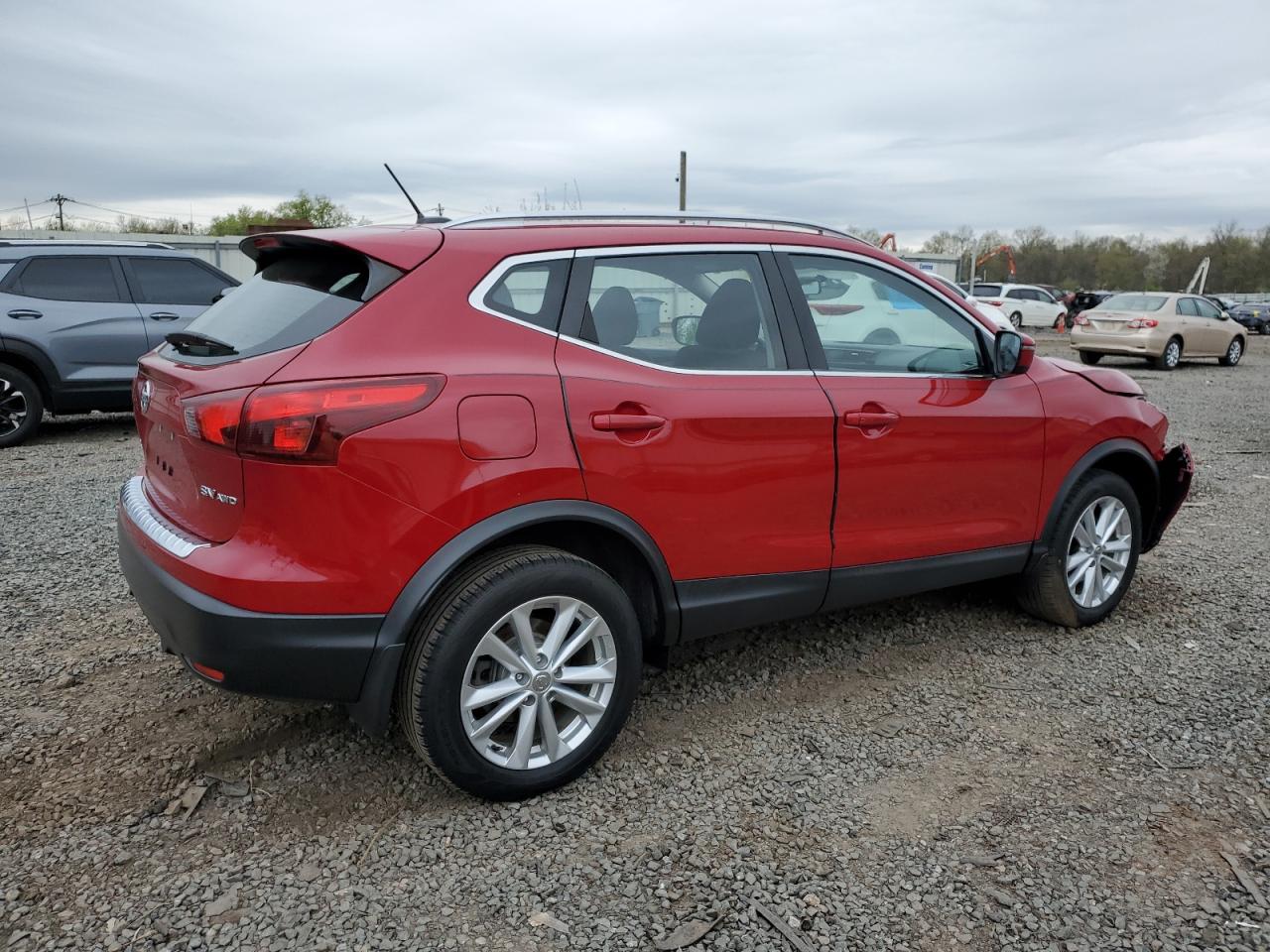 Photo 2 VIN: JN1BJ1CRXJW290285 - NISSAN ROGUE 