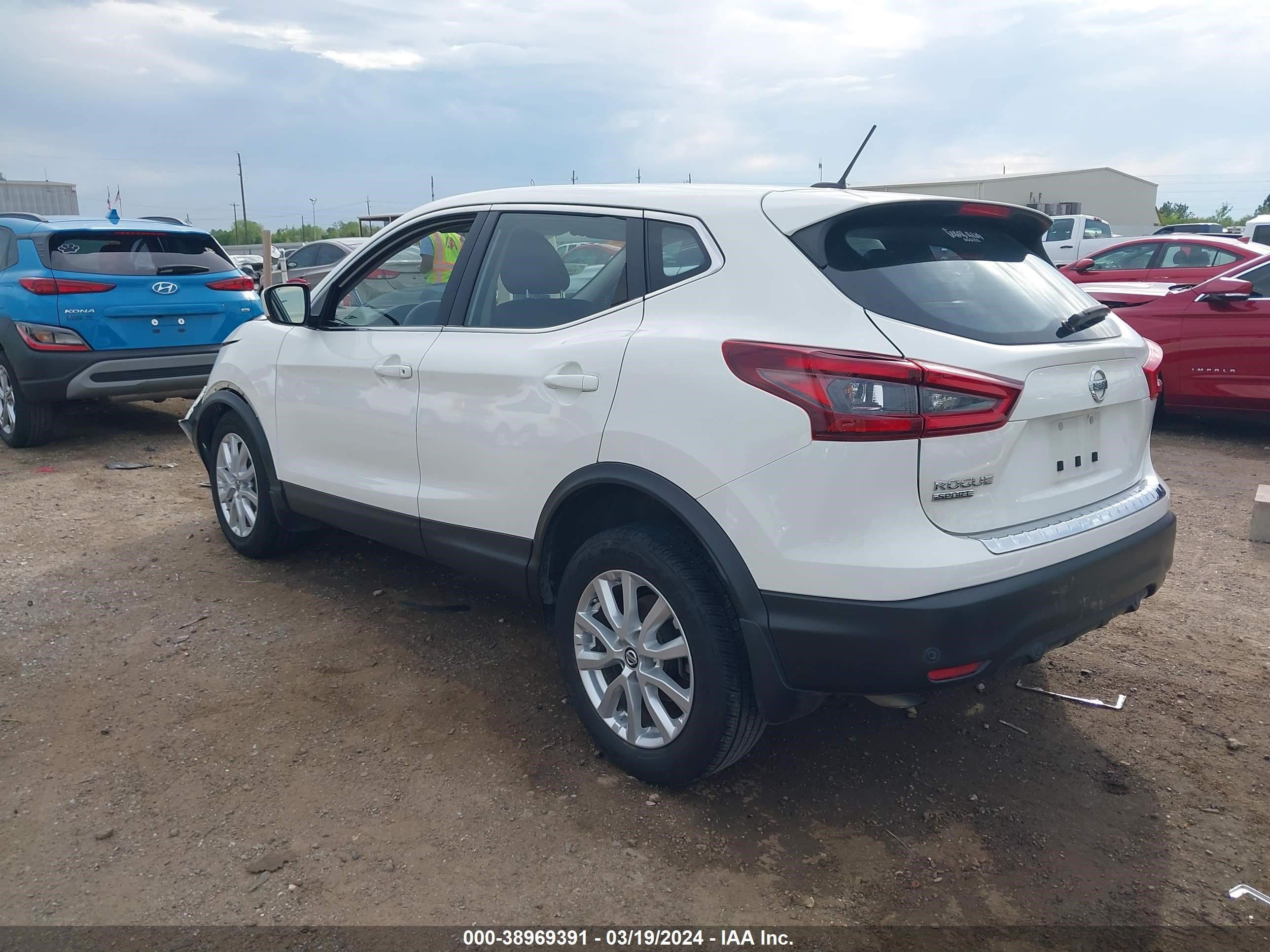 Photo 2 VIN: JN1BJ1CV0LW266724 - NISSAN ROGUE 