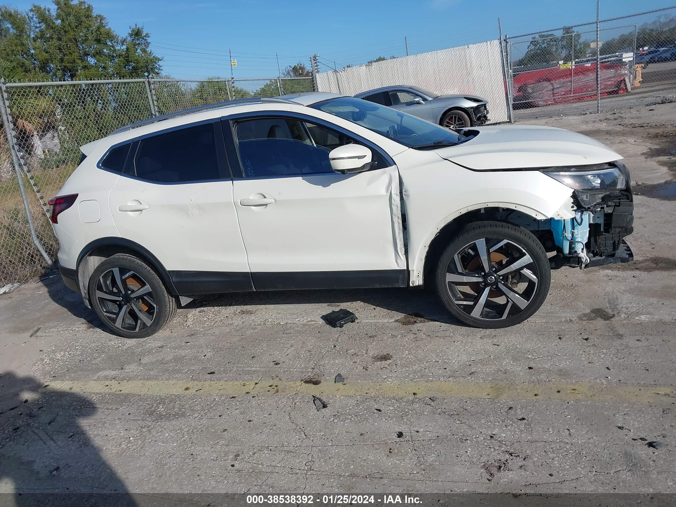 Photo 11 VIN: JN1BJ1CVXLW256735 - NISSAN ROGUE 