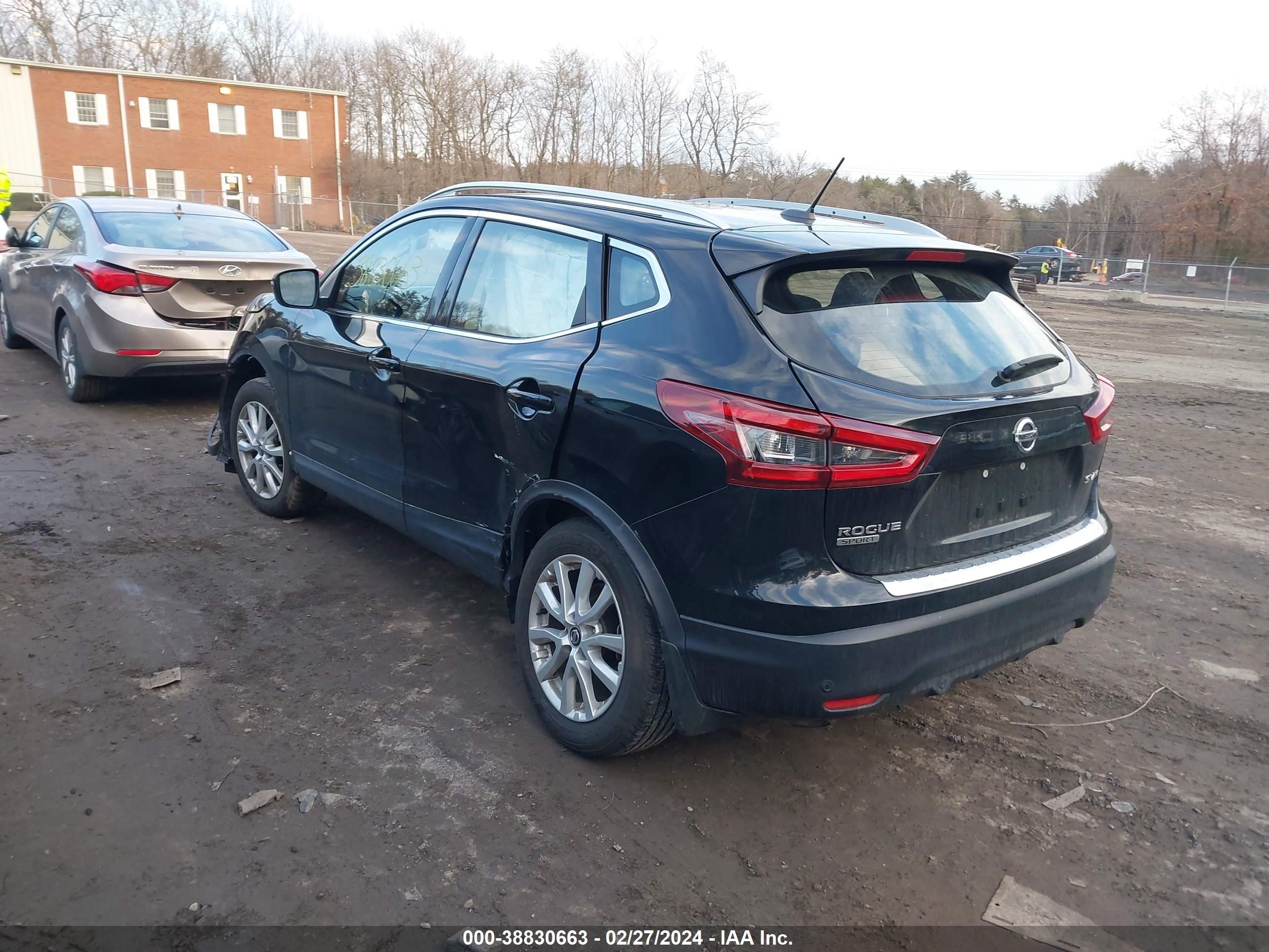 Photo 2 VIN: JN1BJ1CW1LW650679 - NISSAN ROGUE 