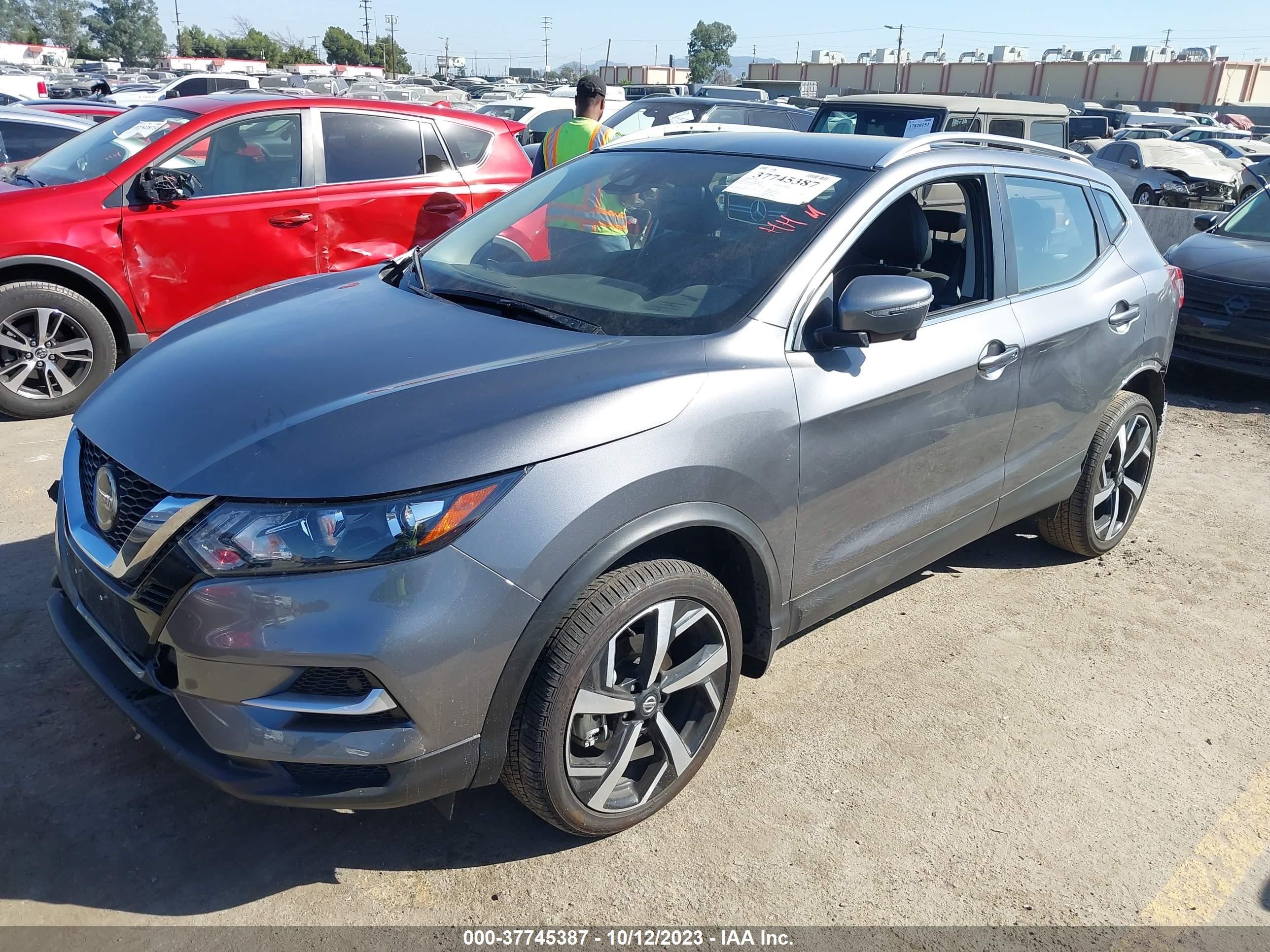 Photo 1 VIN: JN1BJ1CW1NW492993 - NISSAN ROGUE 