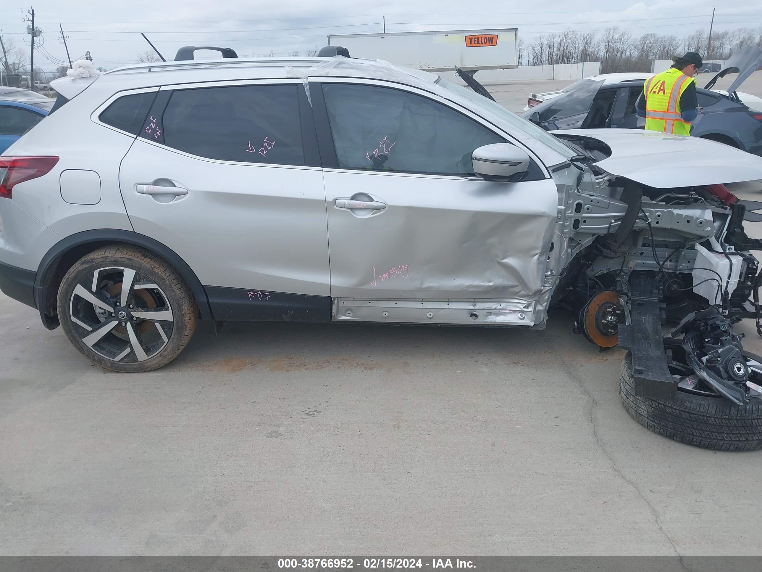 Photo 13 VIN: JN1BJ1CW1NW497112 - NISSAN ROGUE 