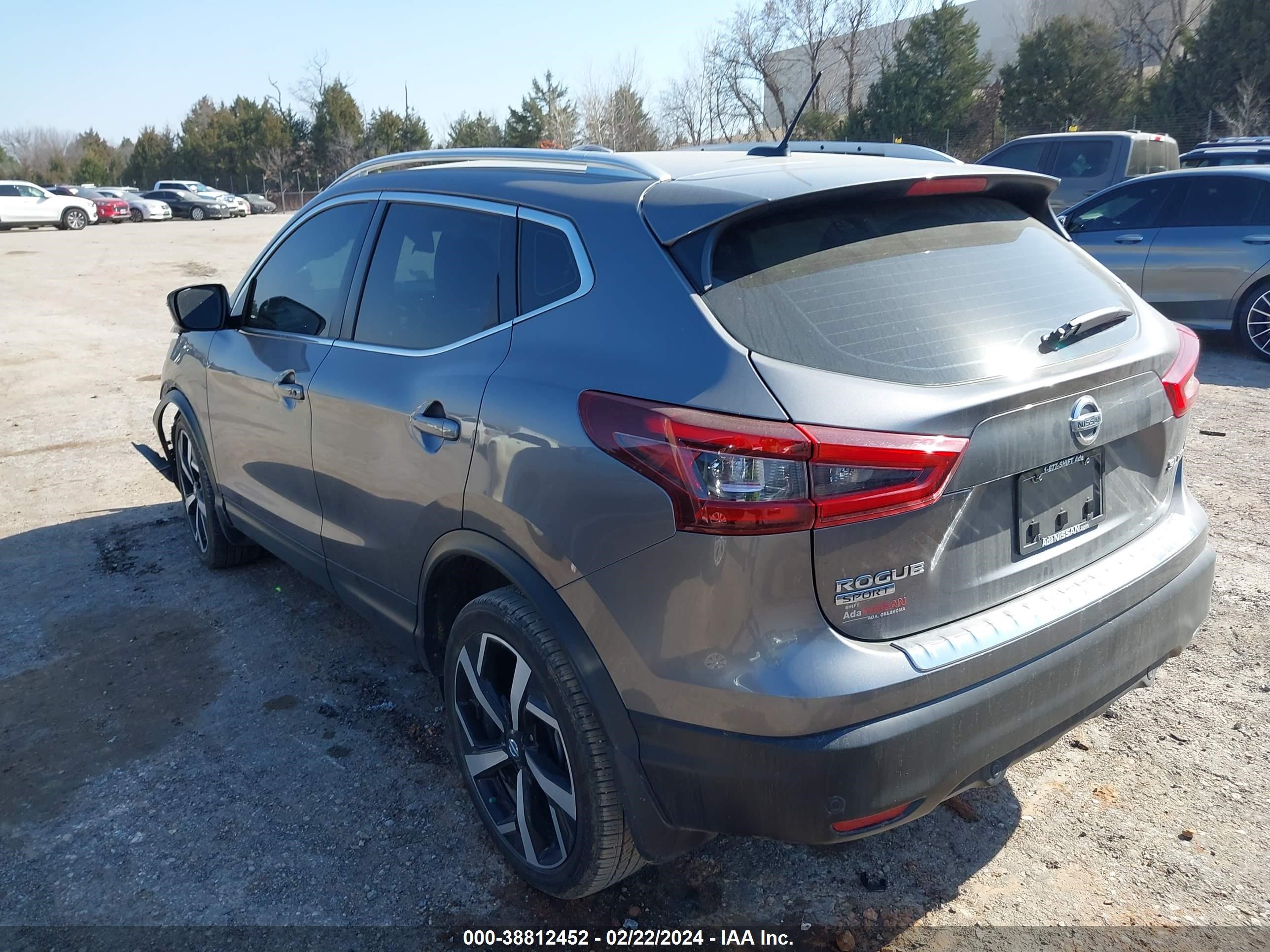 Photo 2 VIN: JN1BJ1CW4NW488579 - NISSAN ROGUE 