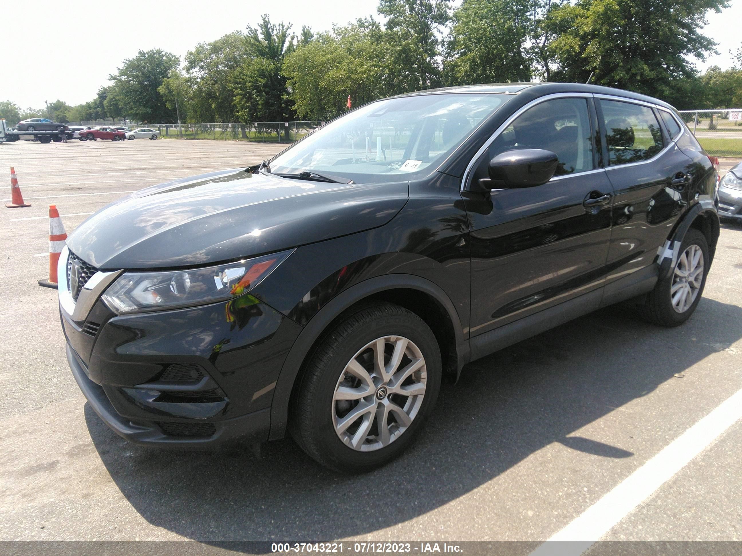 Photo 1 VIN: JN1BJ1CW8LW641929 - NISSAN ROGUE 