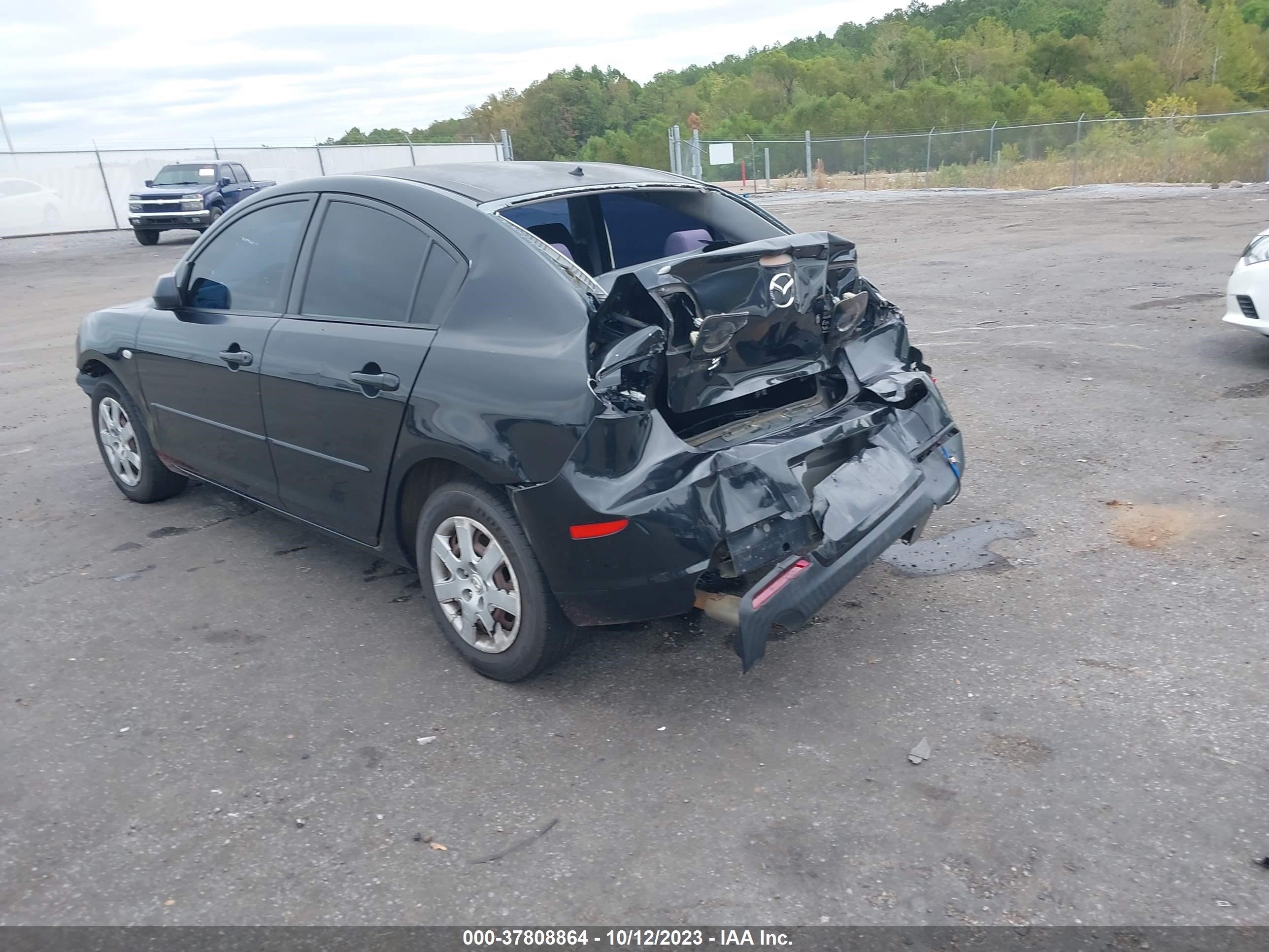 Photo 2 VIN: JN1BK12F181164003 - MAZDA 3 