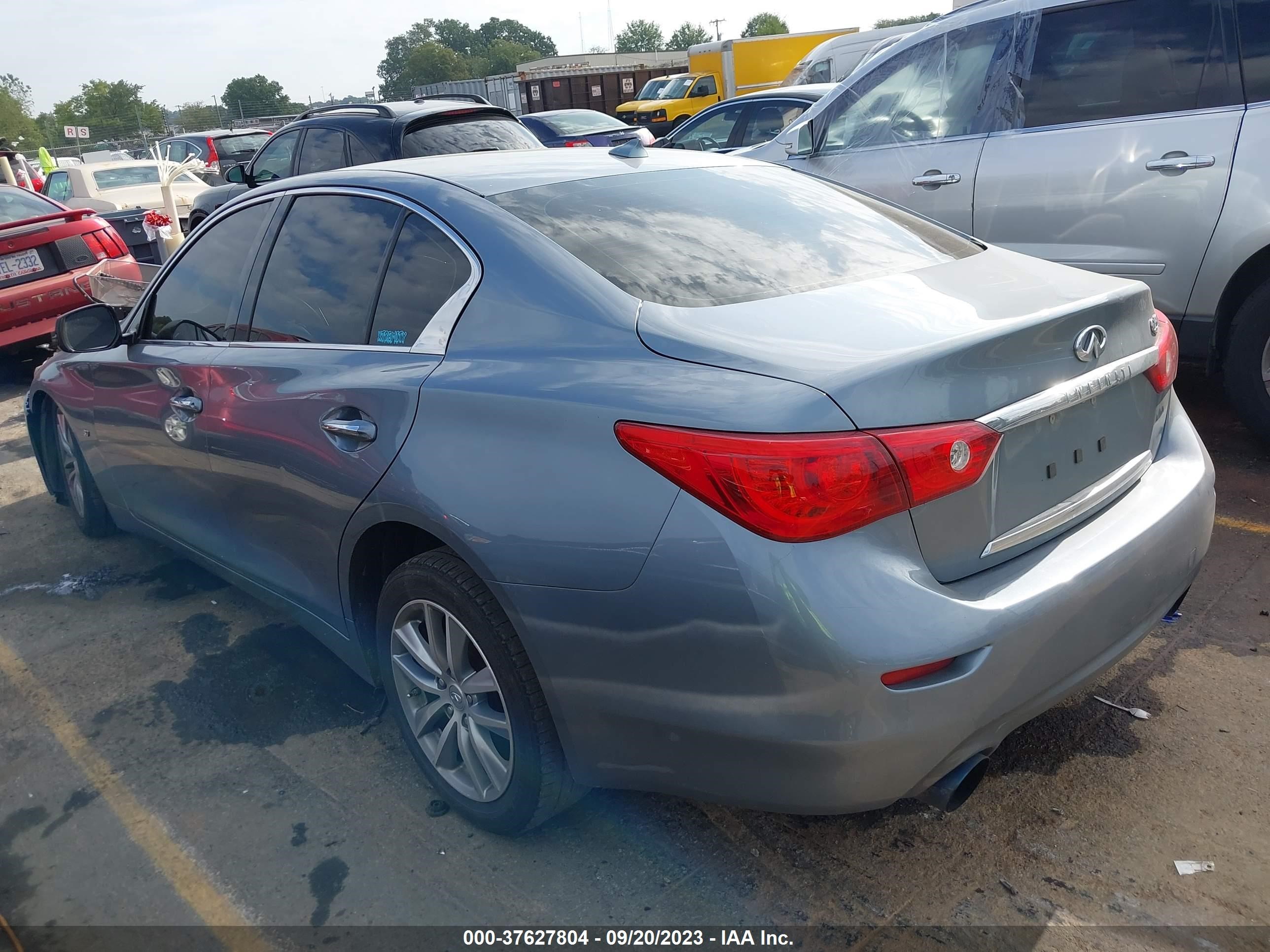 Photo 2 VIN: JN1BV7AP0FM358606 - INFINITI Q50 