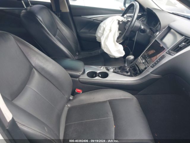 Photo 4 VIN: JN1BV7AP1FM332189 - INFINITI Q50 