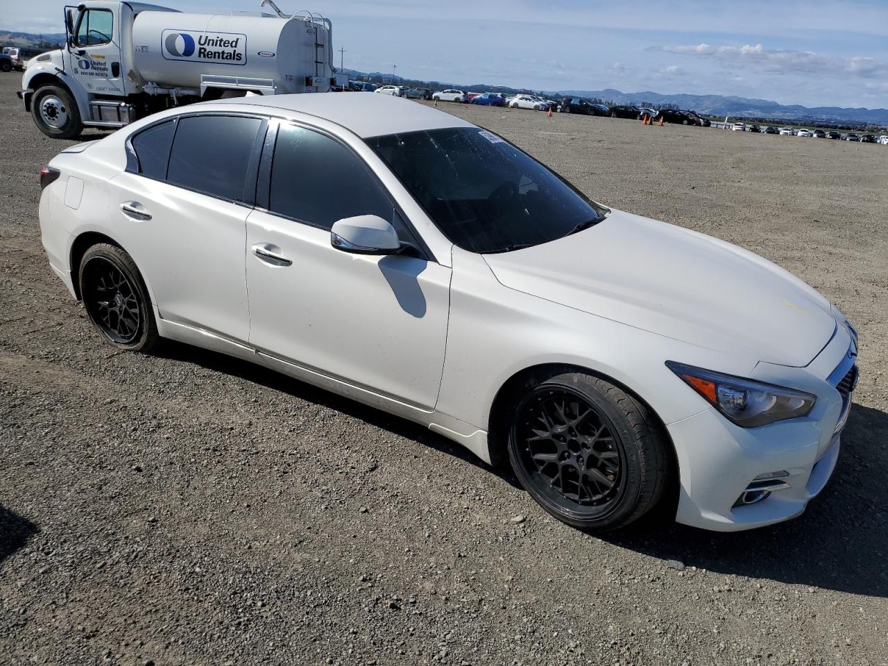 Photo 3 VIN: JN1BV7AP1FM347386 - INFINITI Q50 