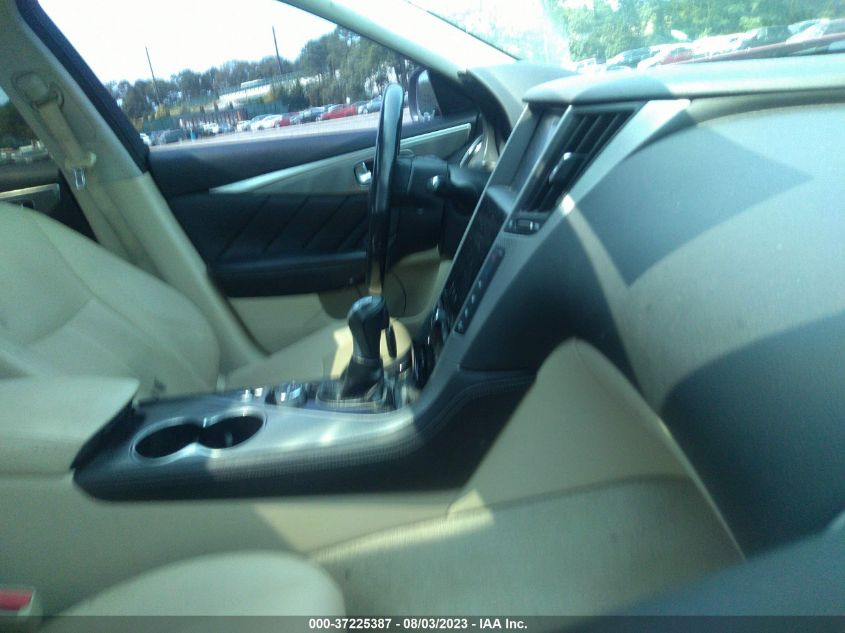 Photo 4 VIN: JN1BV7AP1FM349963 - INFINITI Q50 