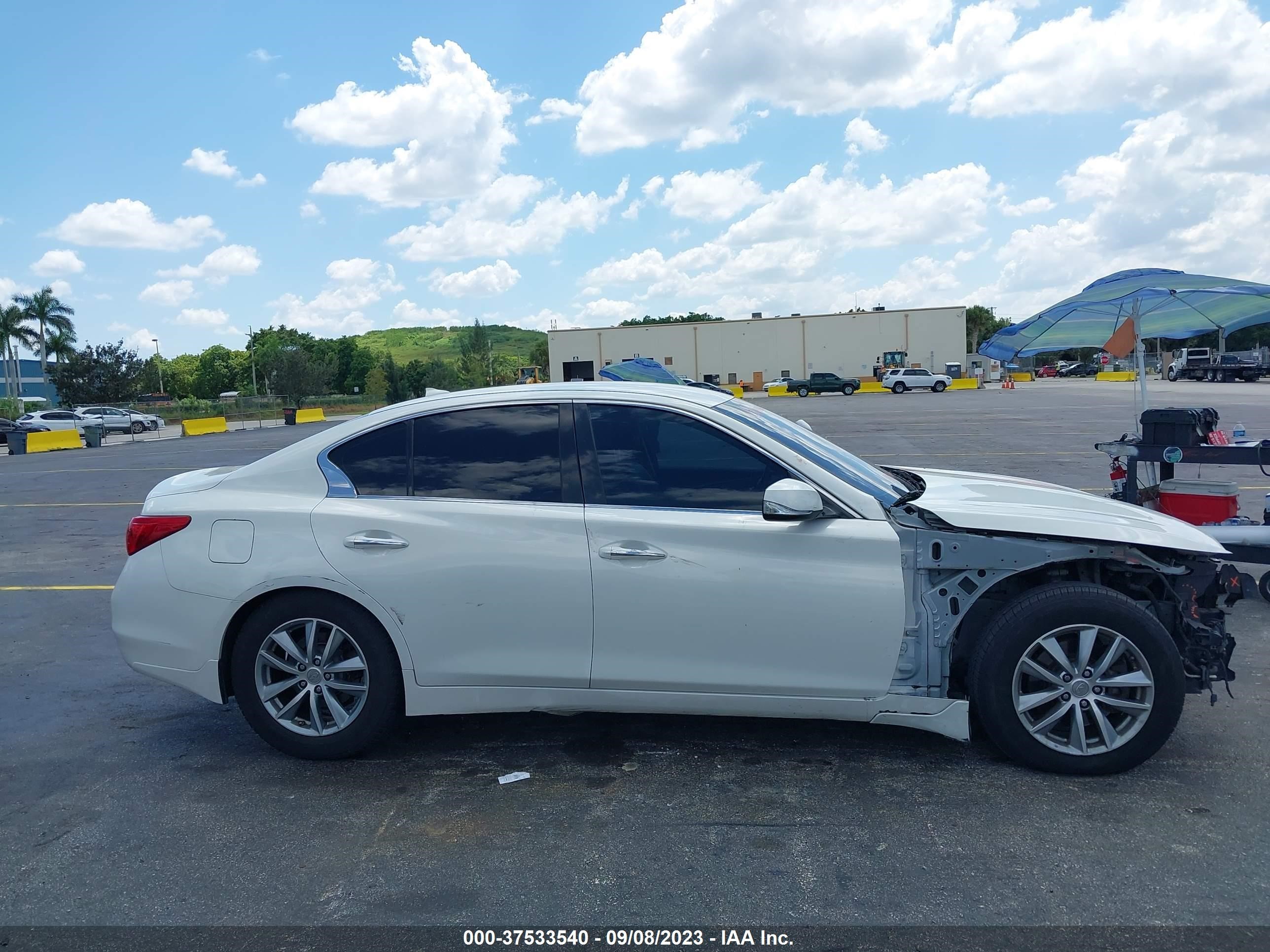 Photo 13 VIN: JN1BV7AP3FM352783 - INFINITI Q50 