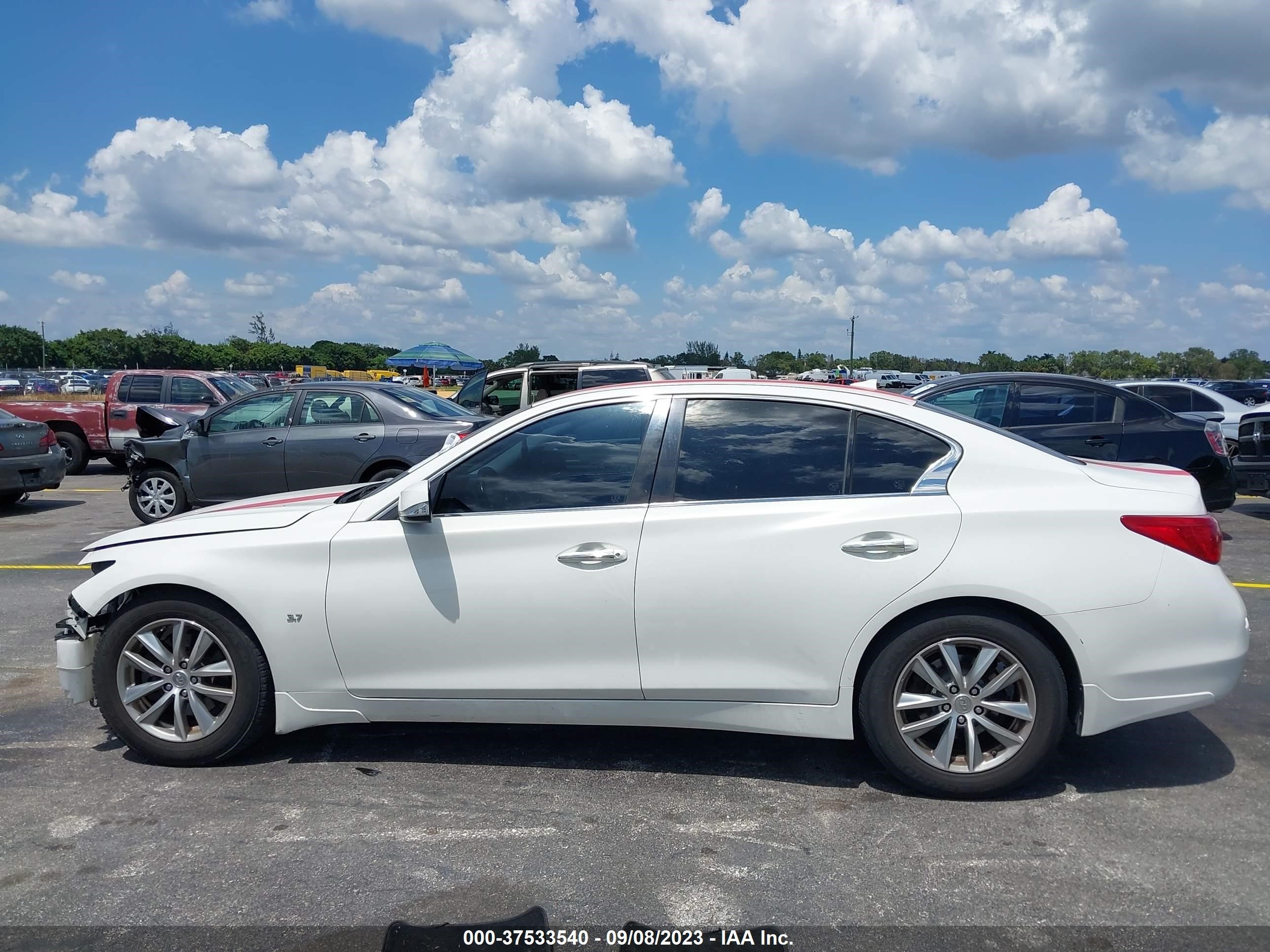 Photo 14 VIN: JN1BV7AP3FM352783 - INFINITI Q50 