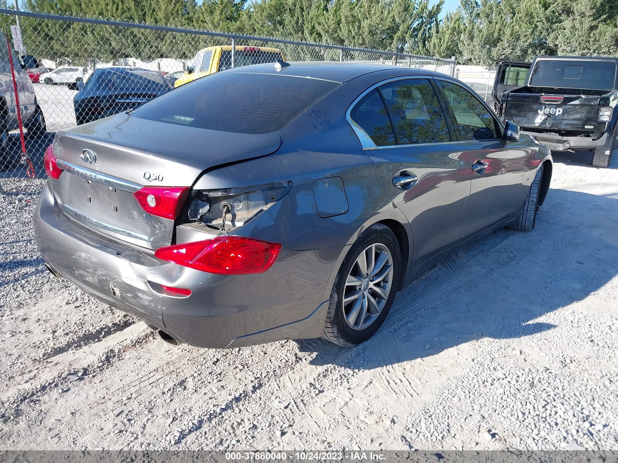 Photo 3 VIN: JN1BV7AP4EM685069 - INFINITI Q50 