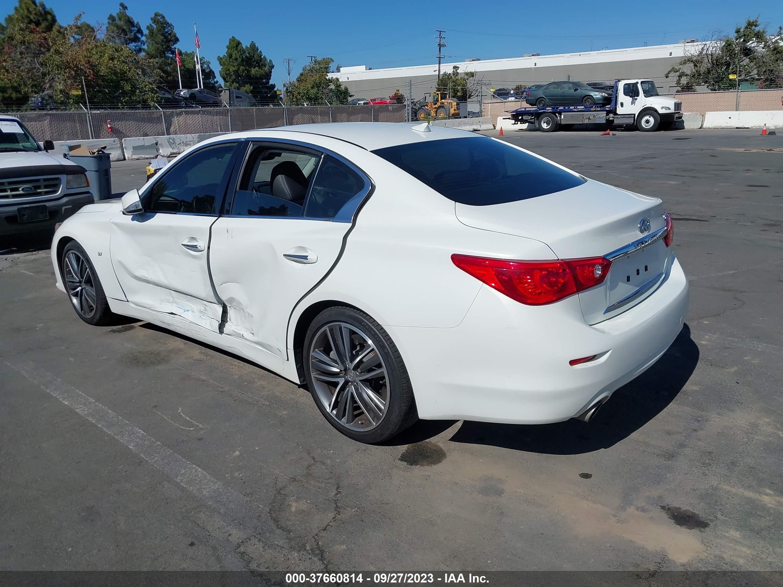 Photo 2 VIN: JN1BV7AP5FM335645 - INFINITI Q50 